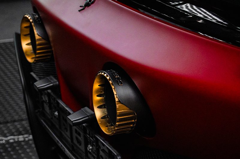 Capristo gold tips with Wicrom black sleeves on a red Ferrari SF90