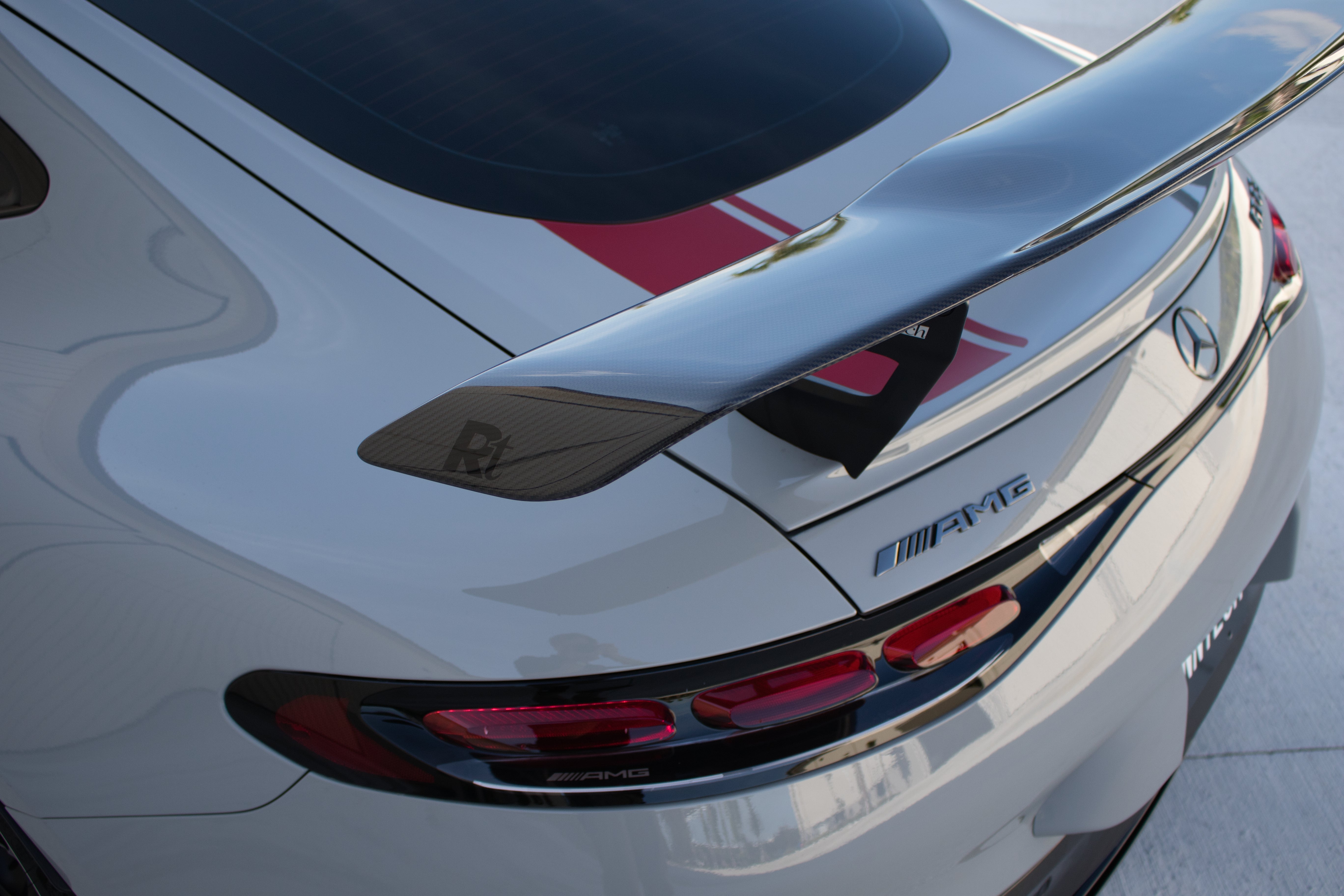 Carbon rear wing and uprights seen from the rear - Carbon Fiber Rear Wing for the 2024-2026 AMG GT 55 / GT 63 Coupe