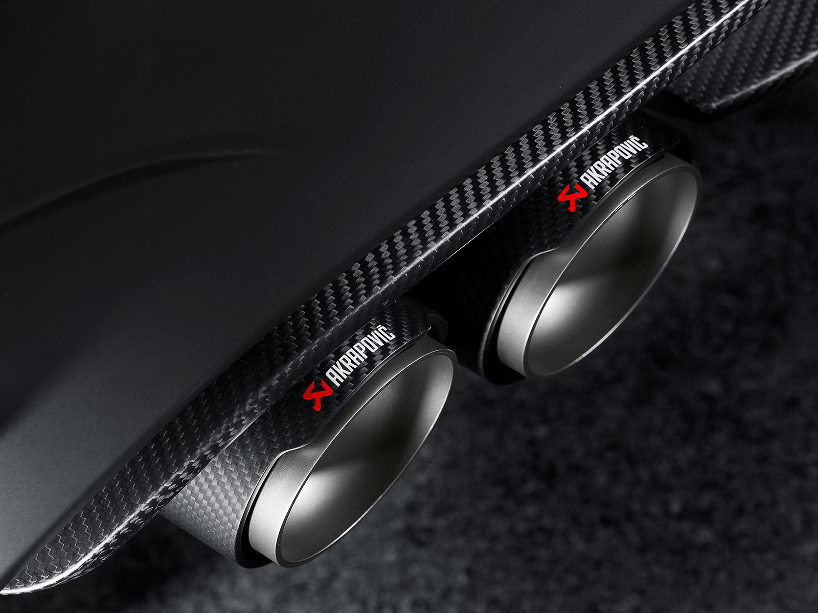 Akrapovic Tail pipe set (Carbon) TP-CT/26 for BMW M3 (F80) 2015-2018, rear view