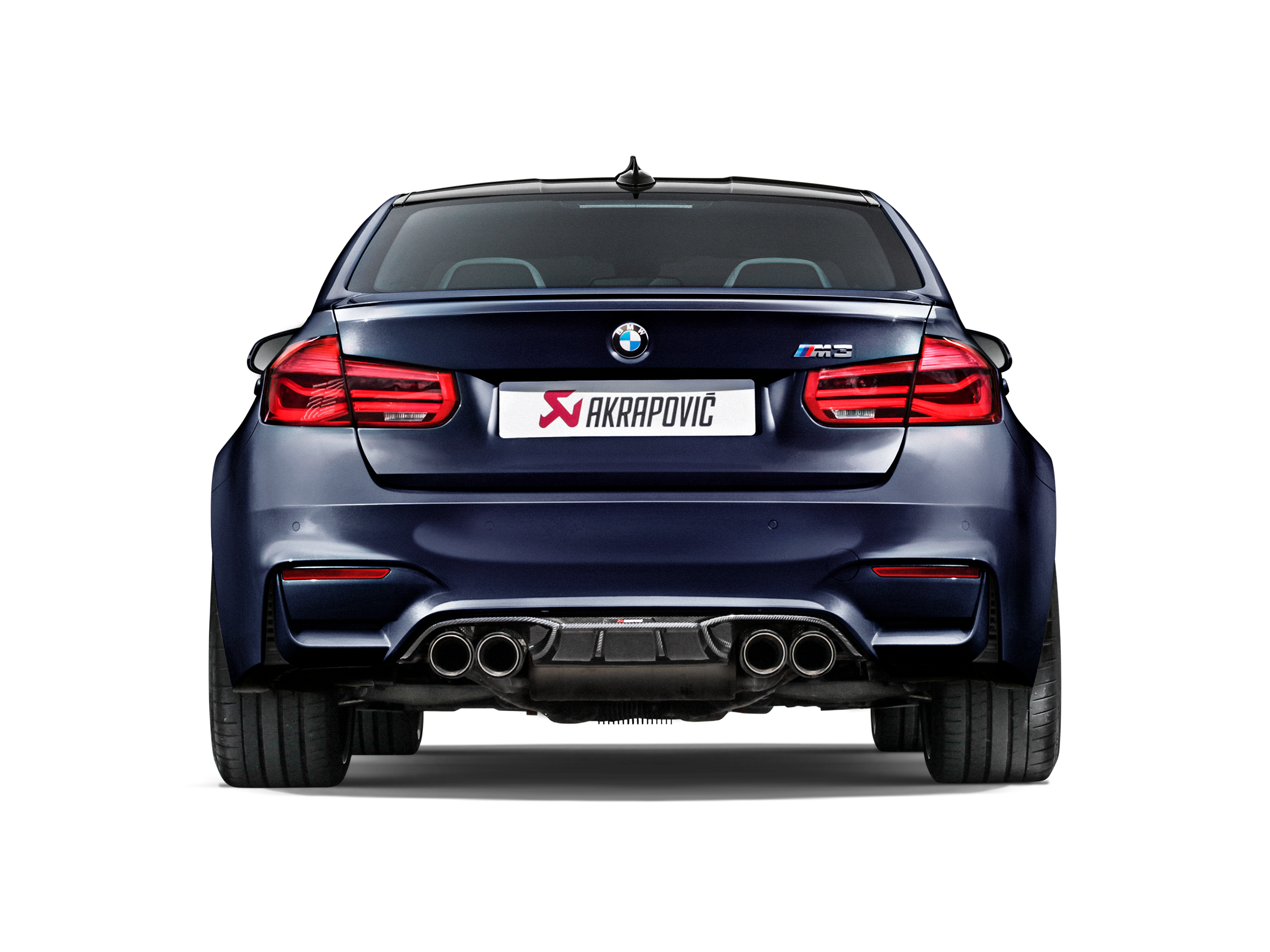 Akrapovic Rear Carbon Fibre Diffuser - High Gloss DI-BM/CA/4/G for BMW M3 (F80) 2015-2018, detail view