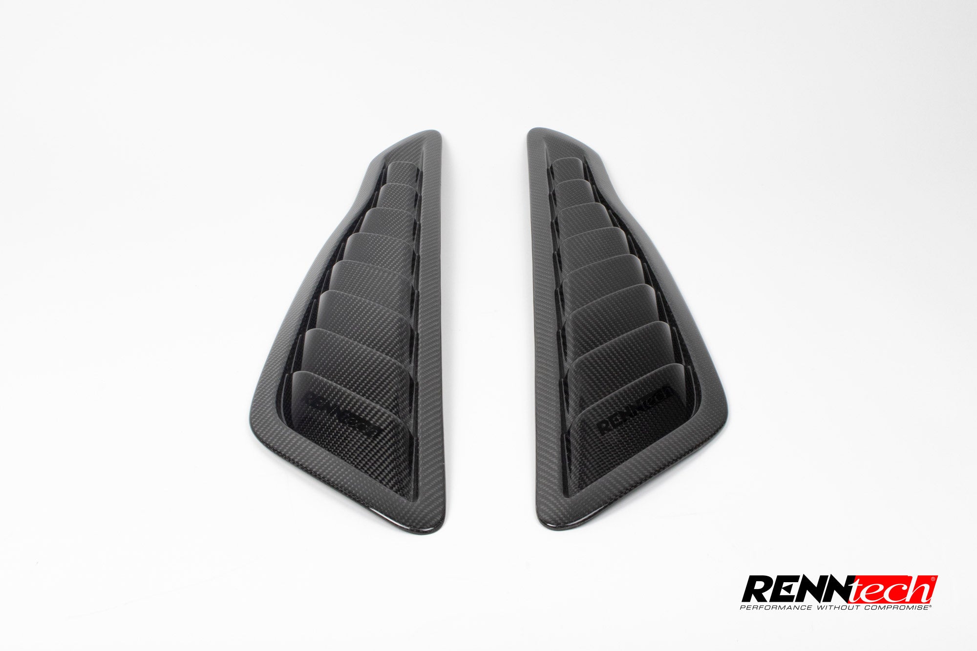 Carbon fender extractors from the front - Carbon Fiber Fender Extractors for the 2016-2021 AMG GT