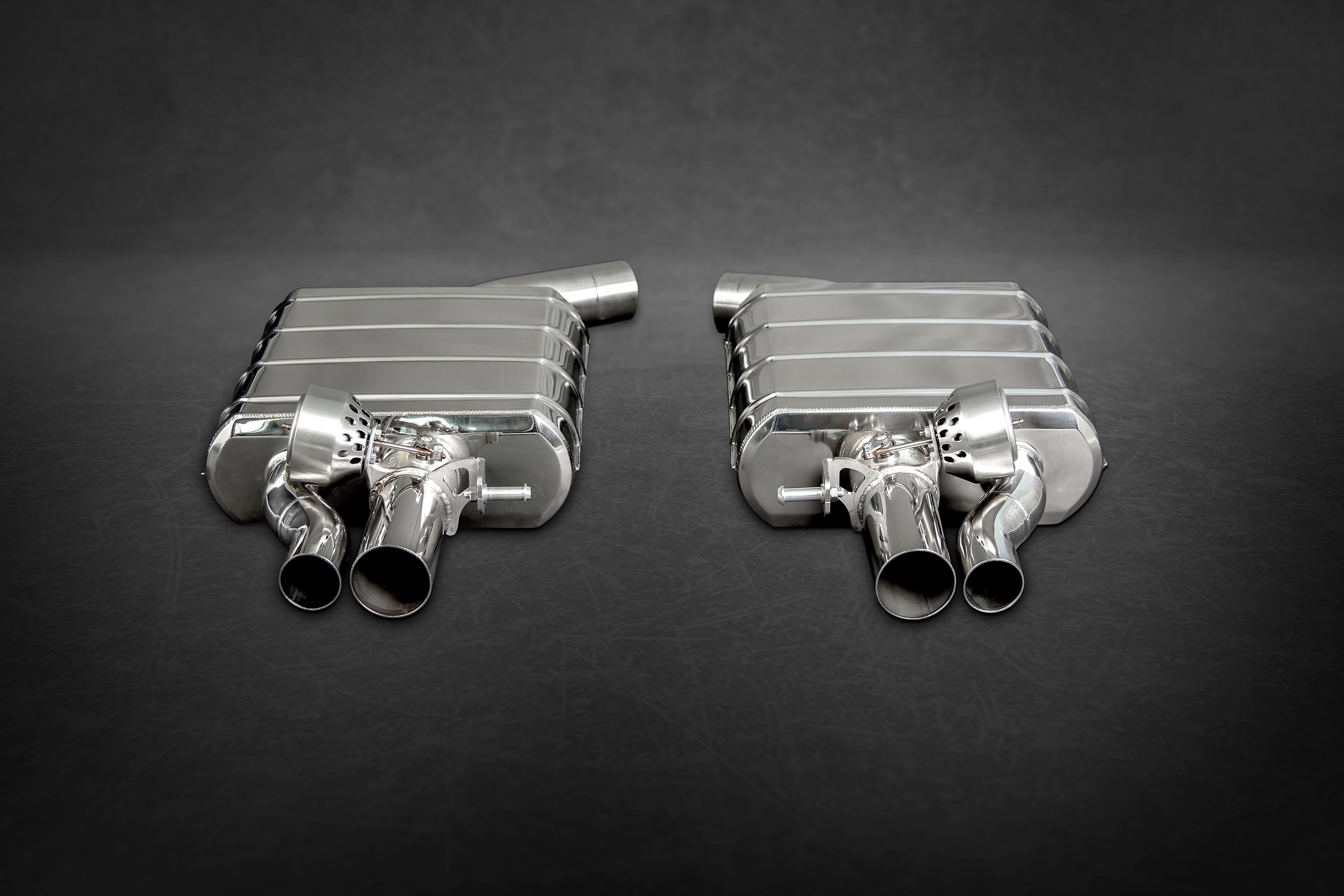 Capristo Audi RS6/RS7 C7 valved mufflers, rear view with valves