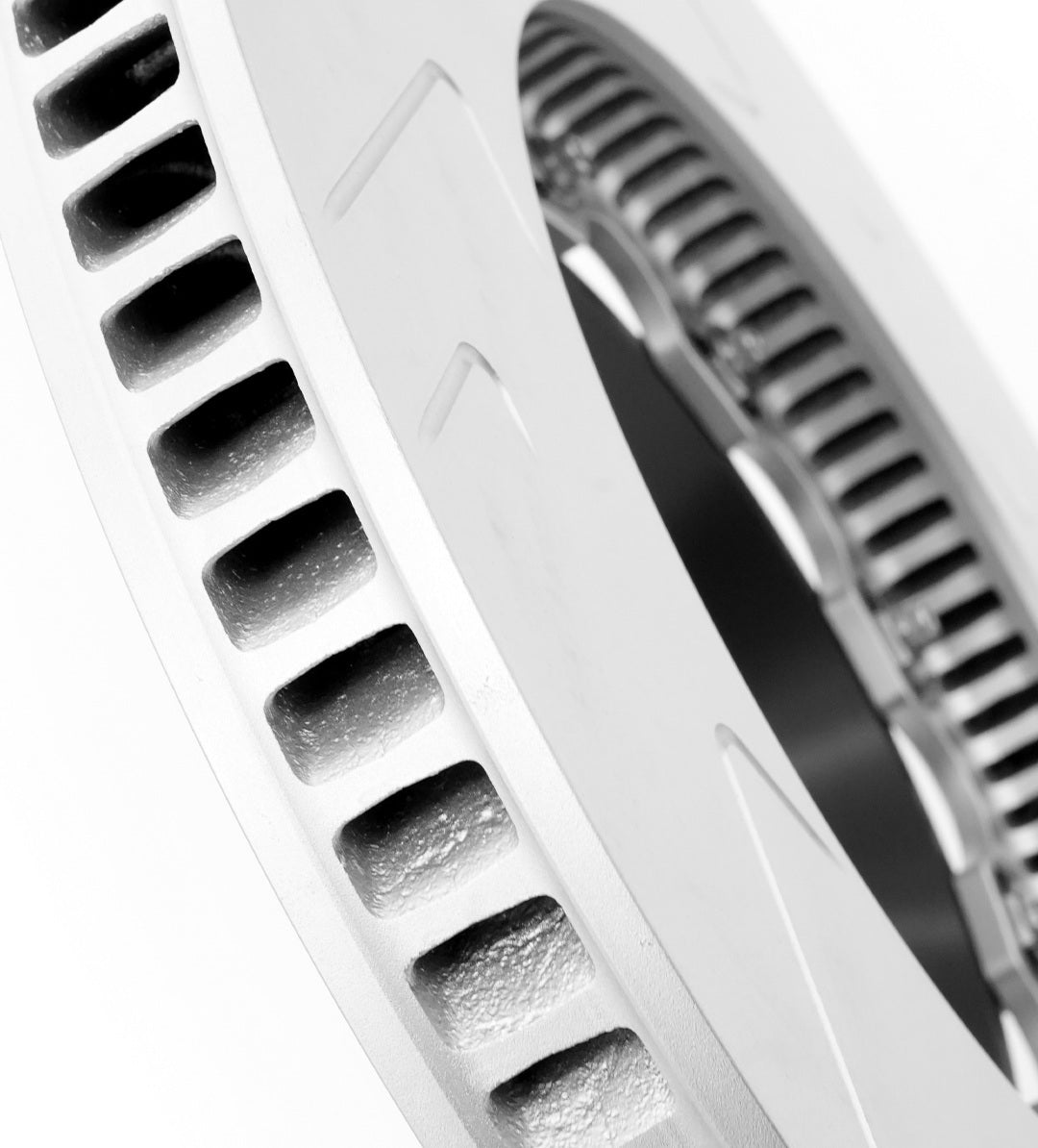 Front rotor edge showing internal curved cooling vanes