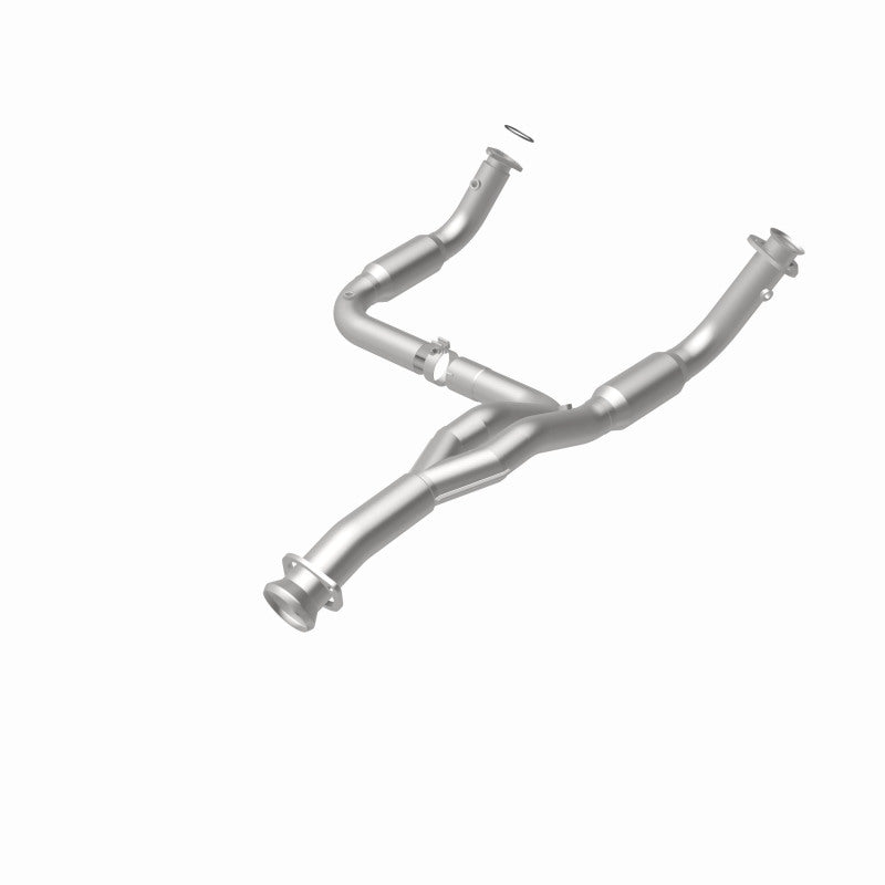 MagnaFlow 4551644 carb direct-fit catalytic converter, rear view of the turntable spin