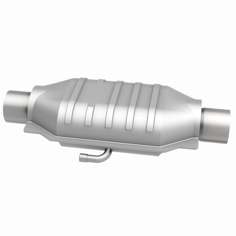 MagnaFlow 3322024 universal catalytic converter, side view of the turntable spin