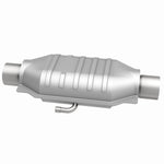 MagnaFlow 3322024 universal catalytic converter, side view of the turntable spin