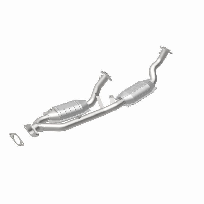 MagnaFlow 4451543 carb direct-fit catalytic converter, rear view of the turntable spin