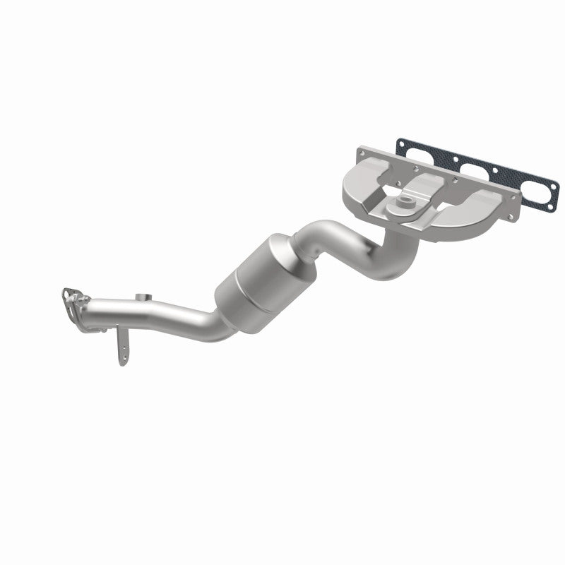 MagnaFlow 5551995 carb manifold converter, opposite rear three-quarter view of the turntable spin