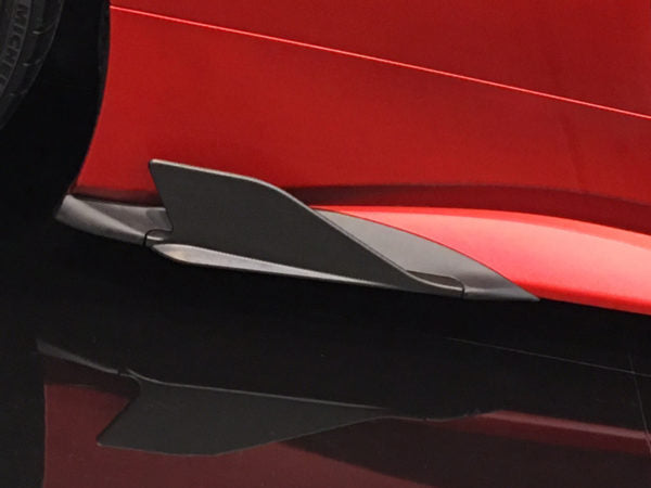 close view of Capistro Carbon Side Fins (with Adapters) (Matte) for Ferrari 488 GTB / GTS 2015-2019 fitted inside a car