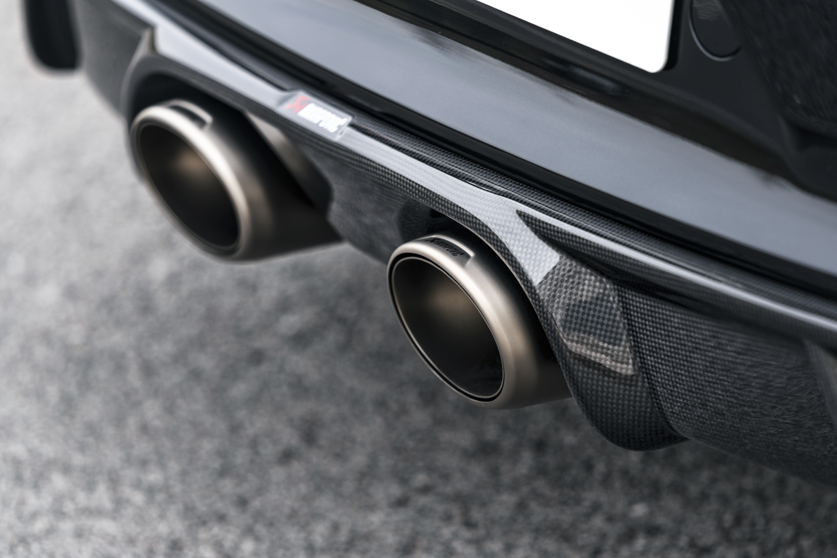 Akrapovic Slip-On Line Titanium Porsche 911 Carrera 991.2 S-PO/TI/5H for Porsche 911 Carrera/S/4/4S/GTS 991.2 2017-2019, rear view
