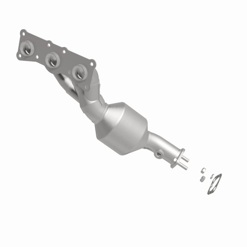 MagnaFlow 5531719 carb manifold converter, side view of the turntable spin