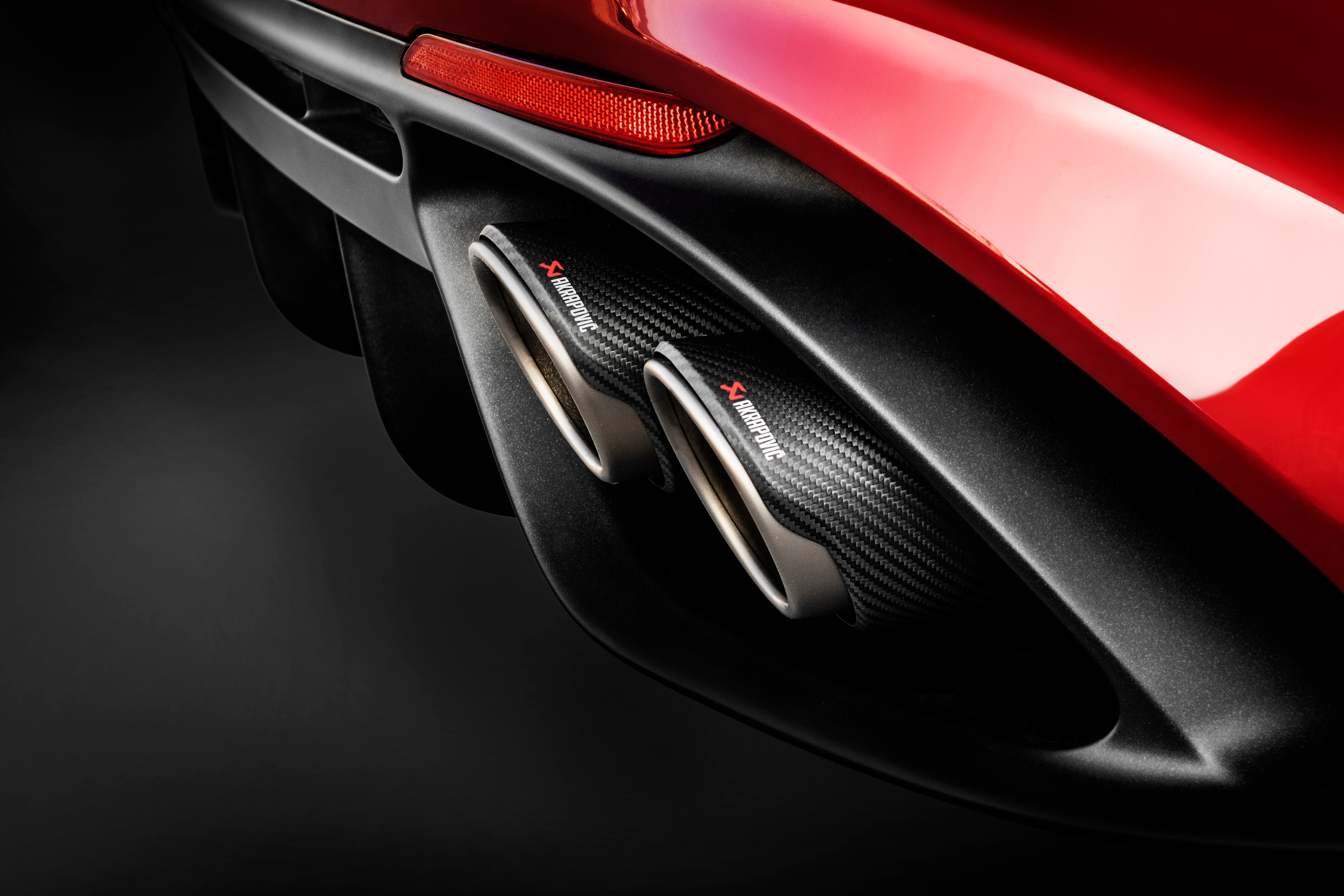 Akrapovic Alfa Romeo Giulia Quadrifoglio Slip-On Line (Titanium) w/Titanium/Carbon Fiber Tips S-AR/TI/7H for Alfa Romeo Giulia Quadrifoglio 952 2018-2027, close-up