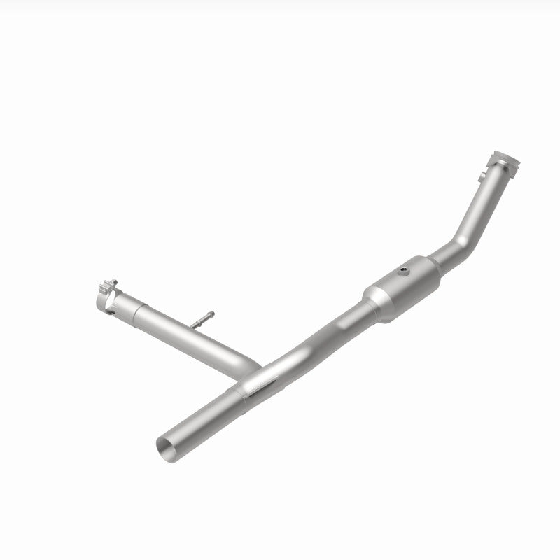 MagnaFlow 4651410 carb direct-fit catalytic converter, rear view of the turntable spin