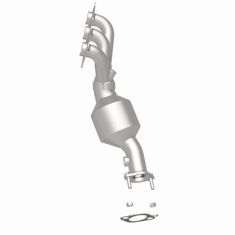 MagnaFlow 5531719 carb manifold converter, rear three-quarter view of the turntable spin