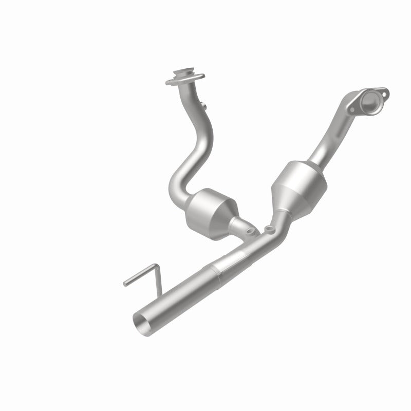 MagnaFlow 23067 hm grade direct-fit catalytic converter, rear view of the turntable spin