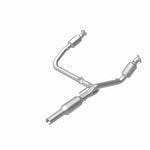 MagnaFlow 4583497 carb direct-fit catalytic converter, rear view of the turntable spin