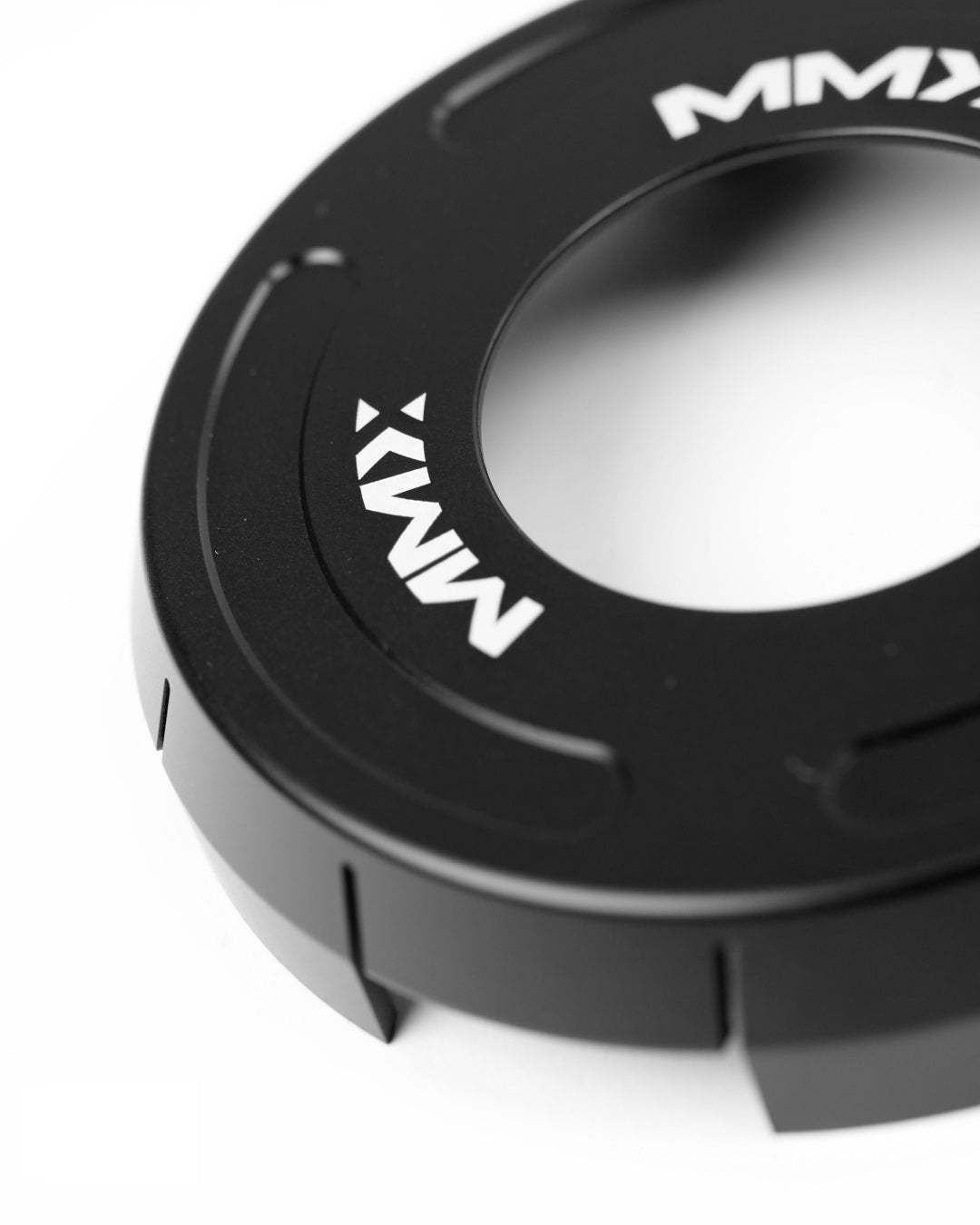 Close-up of the black VANOS cover rim