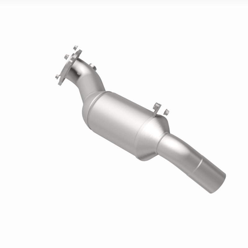 MagnaFlow 280230 oem grade direct-fit catalytic converter, rear view of the turntable spin