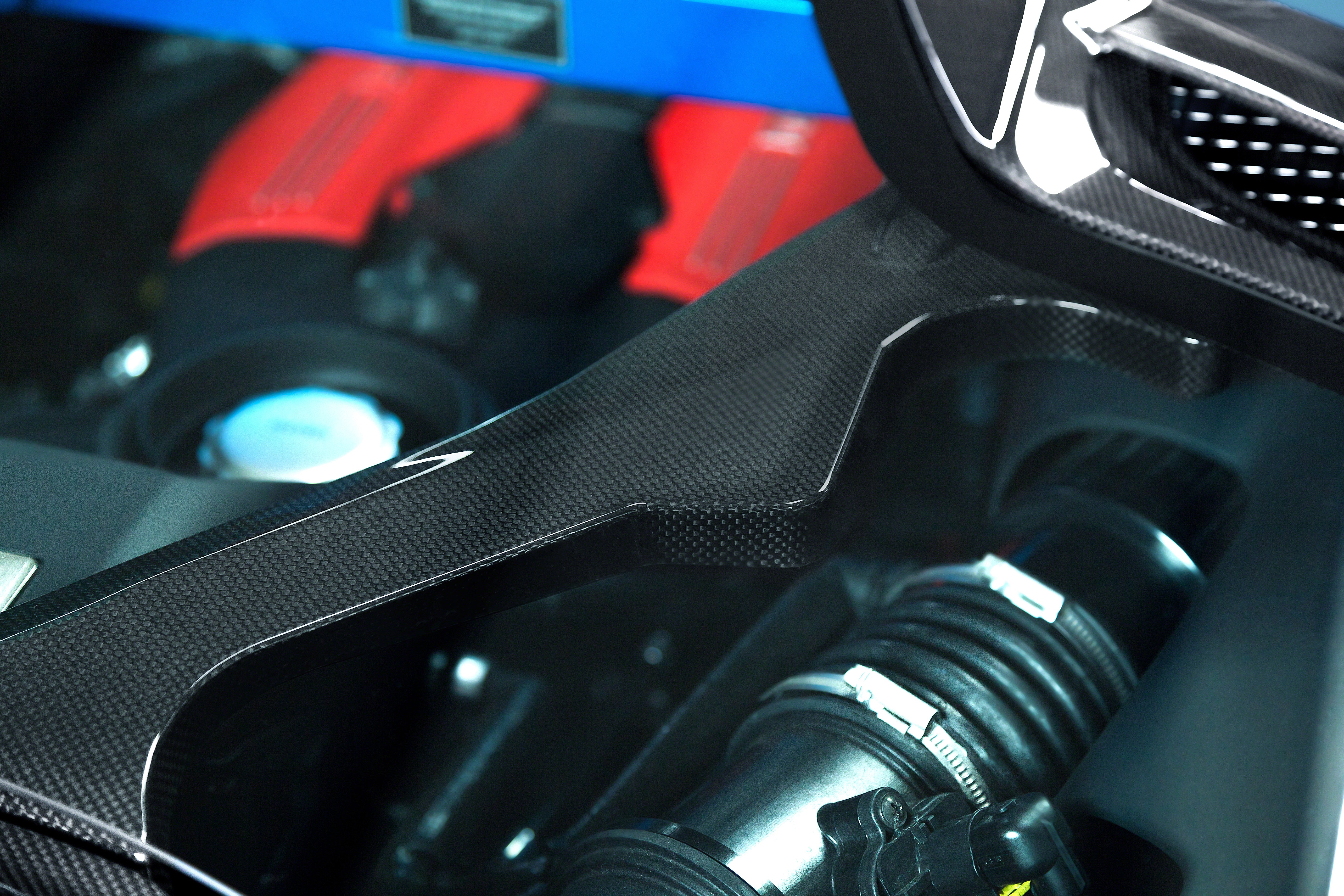 Carbon frame of the Capristo Ferrari 488 Spider glass bonnet, close-up