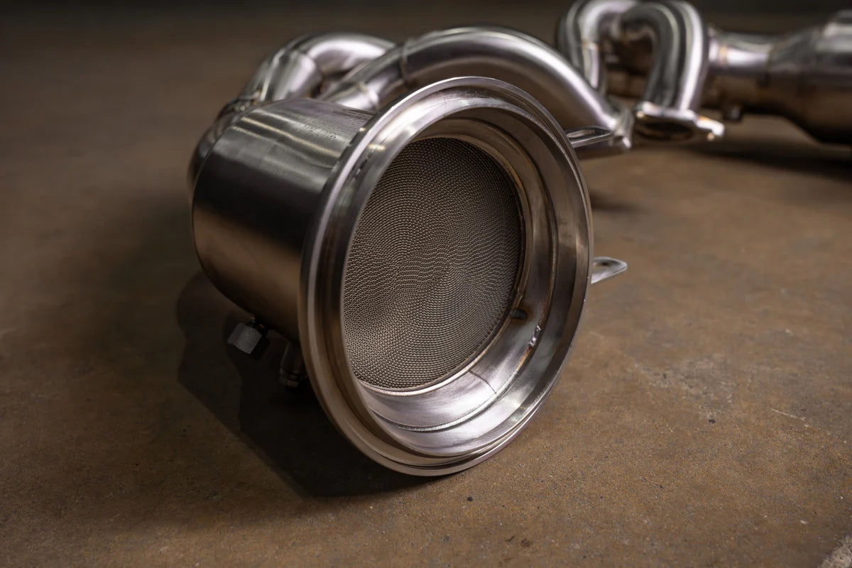 Internal view of the 400-cell high-flow catalytic converter honeycomb core in Valvetronic Designs Porsche 992 GT3 downpipes.