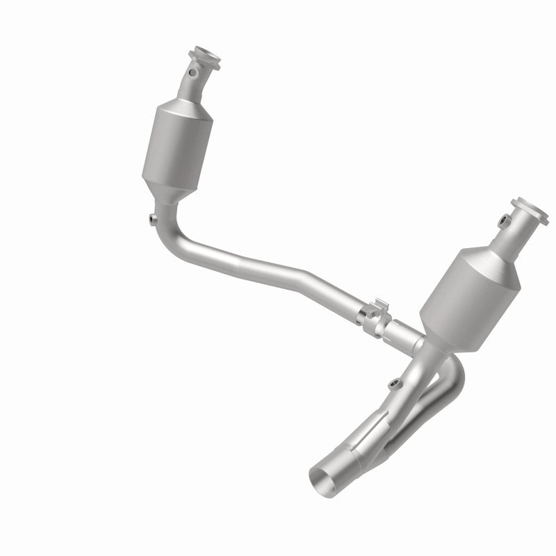 MagnaFlow 5451686 carb direct-fit catalytic converter, rear view of the turntable spin