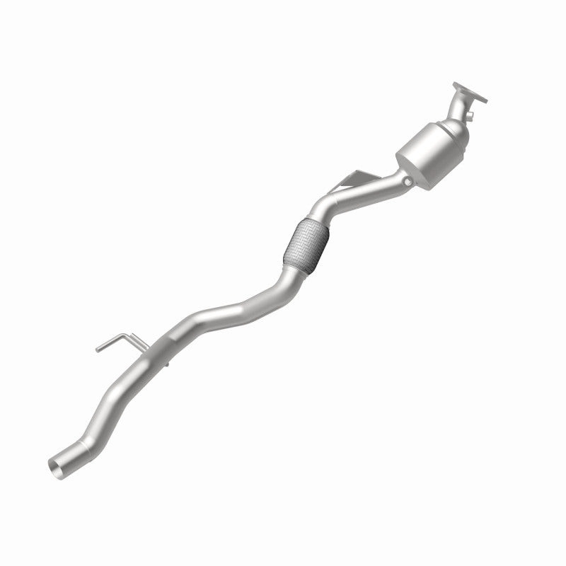 MagnaFlow 5551370 carb direct-fit catalytic converter, rear view of the turntable spin