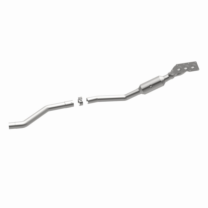 MagnaFlow 5551066 carb manifold converter, opposite side view of the turntable spin