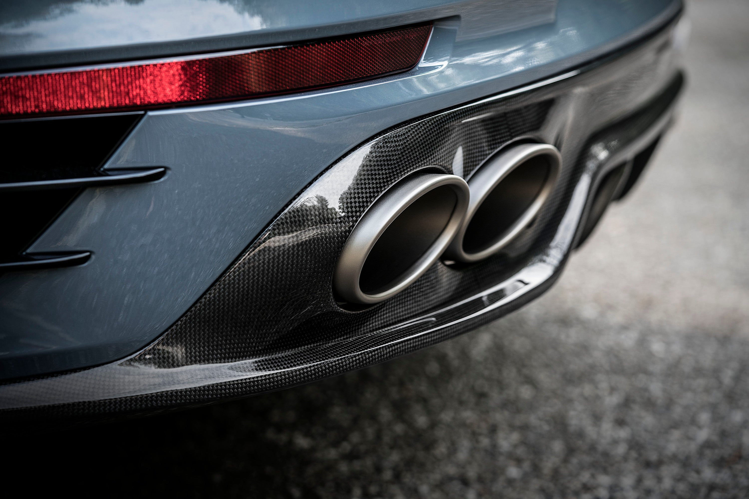 Akrapovic Porsche 911 Turbo/Turbo S (991.2) Rear Carbon Fiber Diffuser - High Gloss DI-PO/CA/4/G for Porsche 911 Turbo/Turbo S 991.2 2017-2019, top view