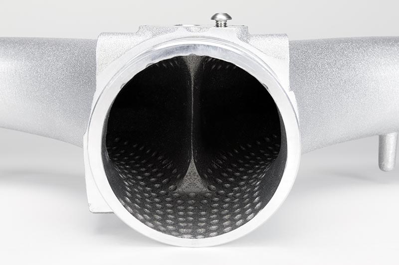 Straight into the IPD turbo Y-pipe outlet showing the dimpled walls and center splitter - IPD for Porsche 997.1 Turbo