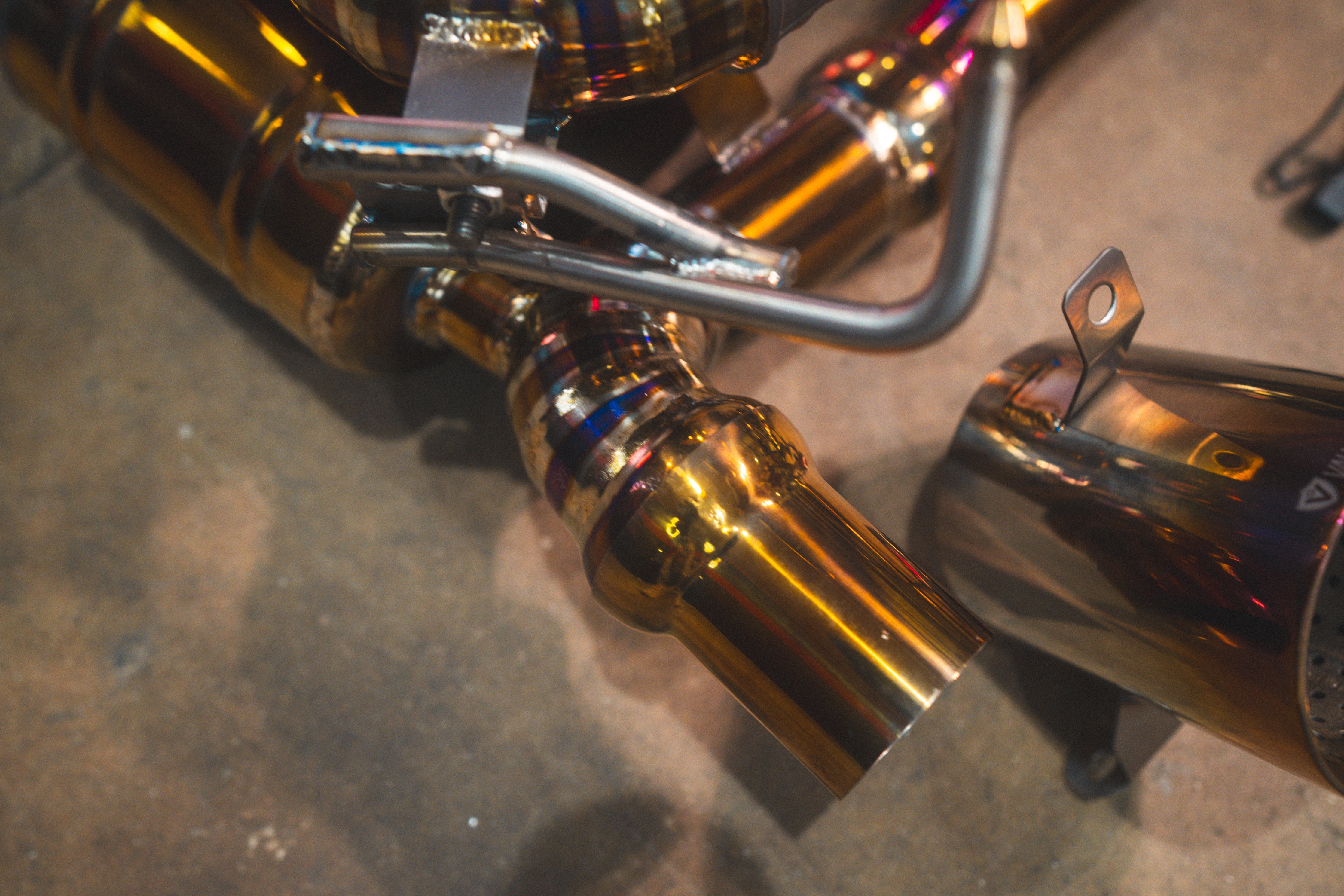 Titanium exhaust Ferrari 458 Speciale: curved rear tubing