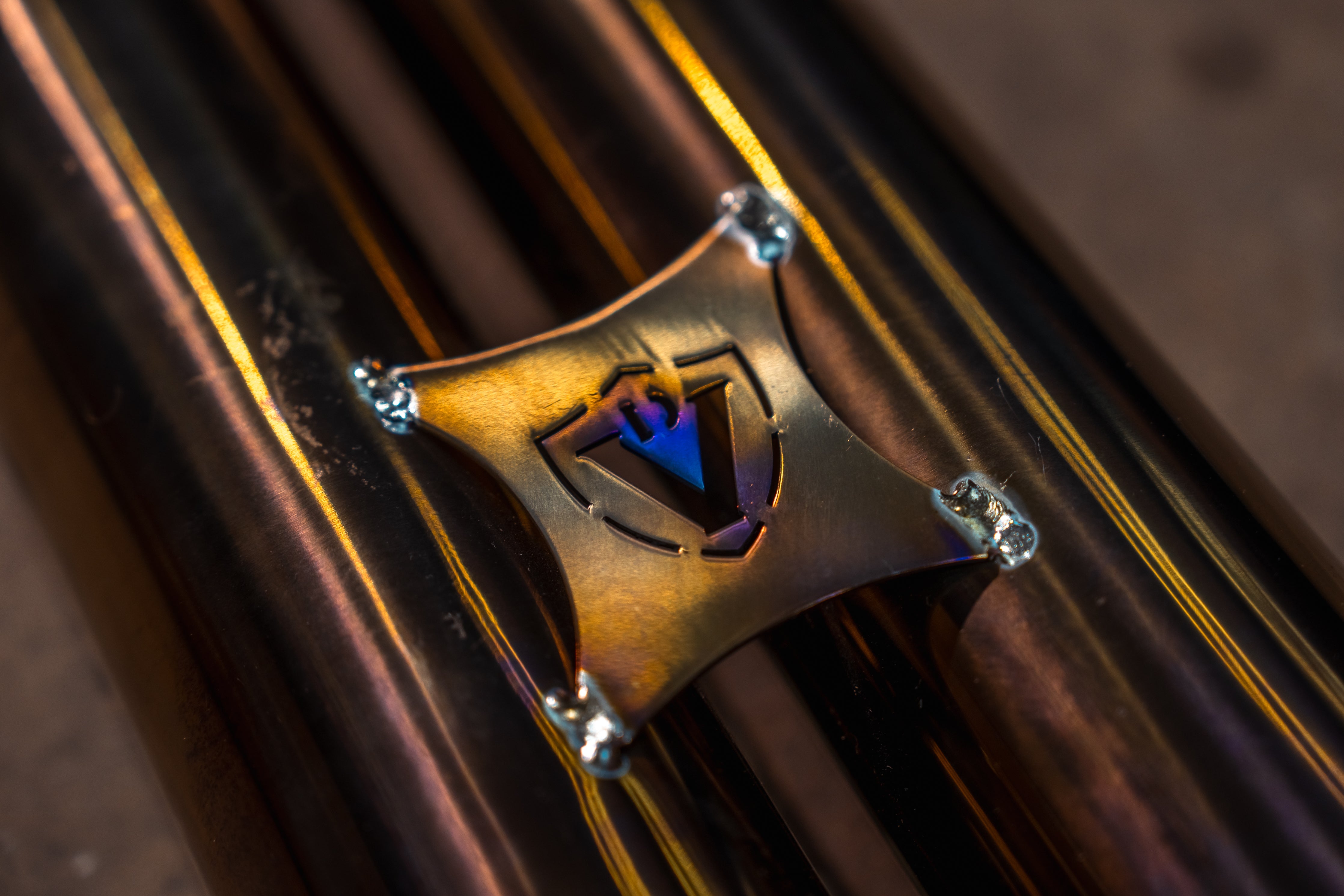 Titanium exhaust Dodge Hellcat: logo bridge at crossover