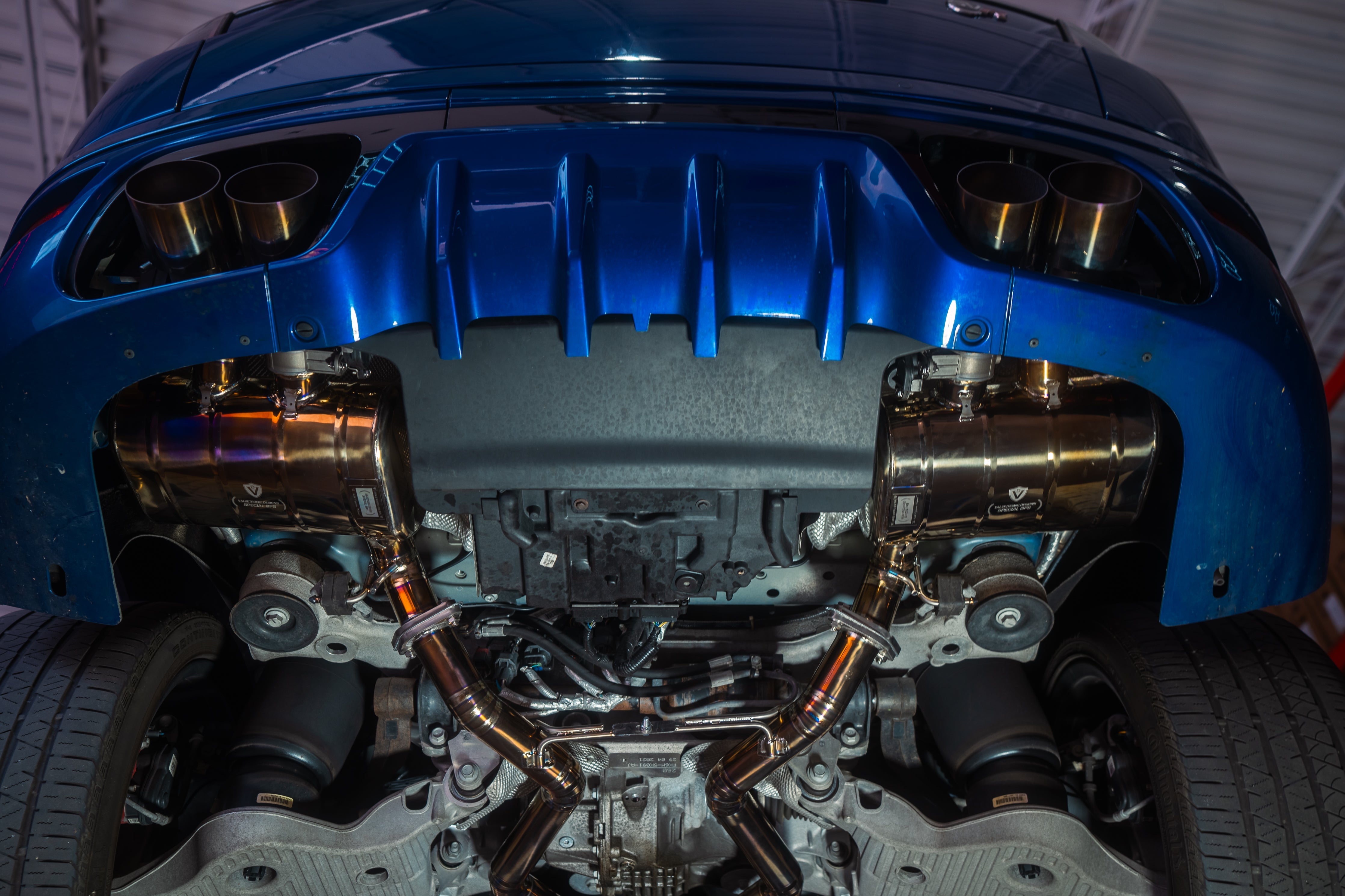 Valvetronic Designs Exhaust Range Rover Sport L494 manufacturer gallery: rear underside showing both mufflers and exhaust branches