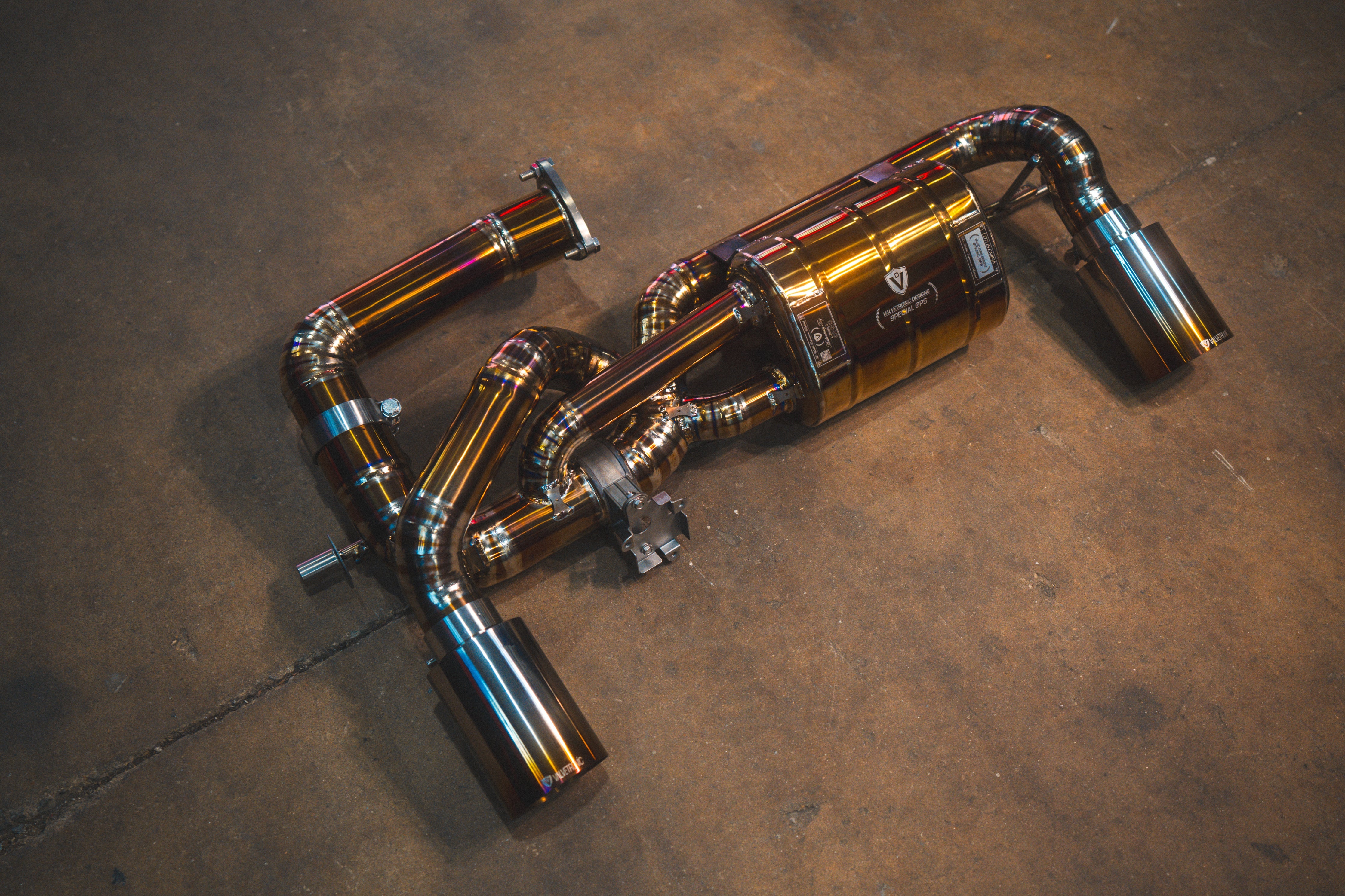 Titanium exhaust Lotus Emira V6: v6 rear section angled