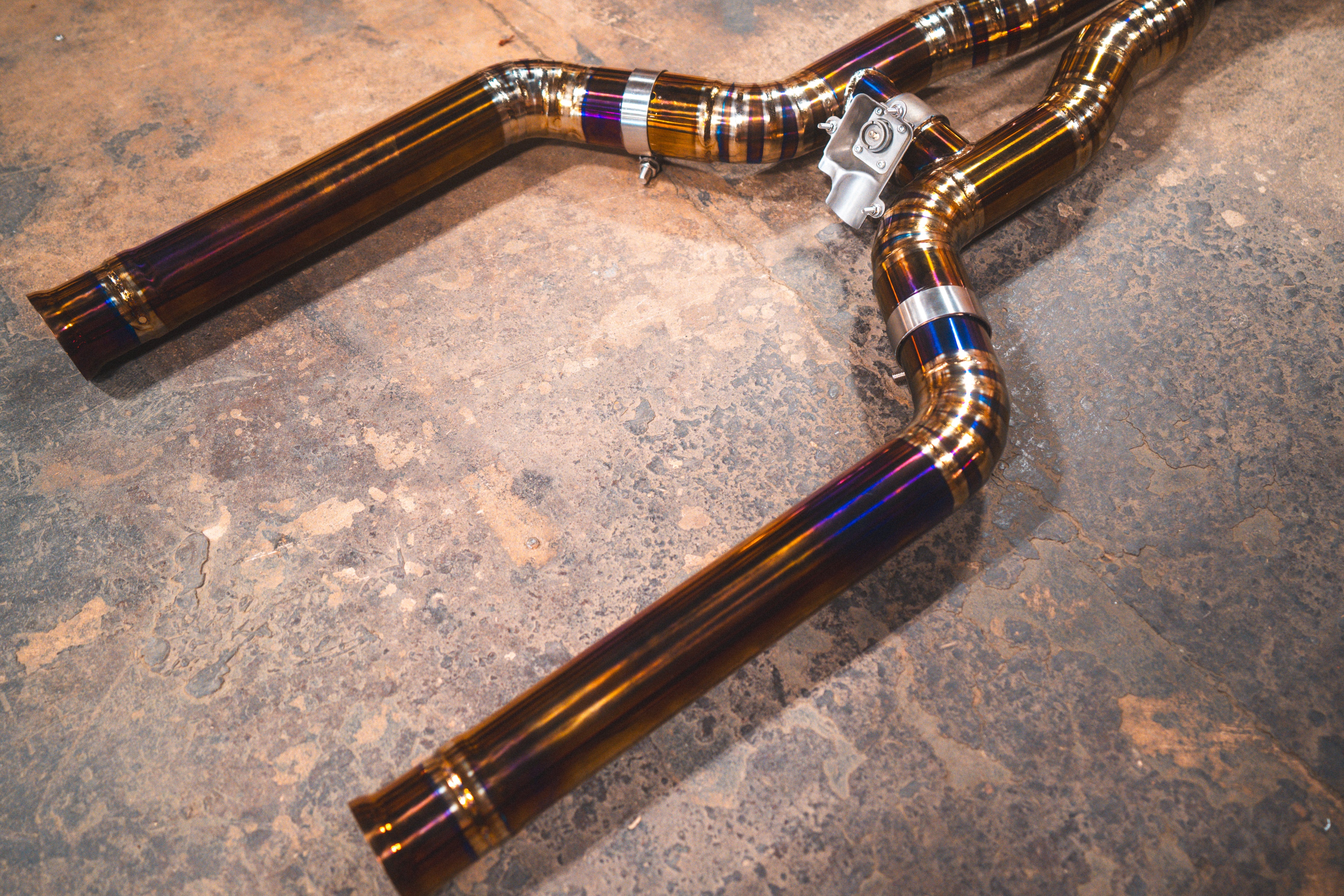Titanium exhaust AMG GLC 63: center pipe and rear tubing