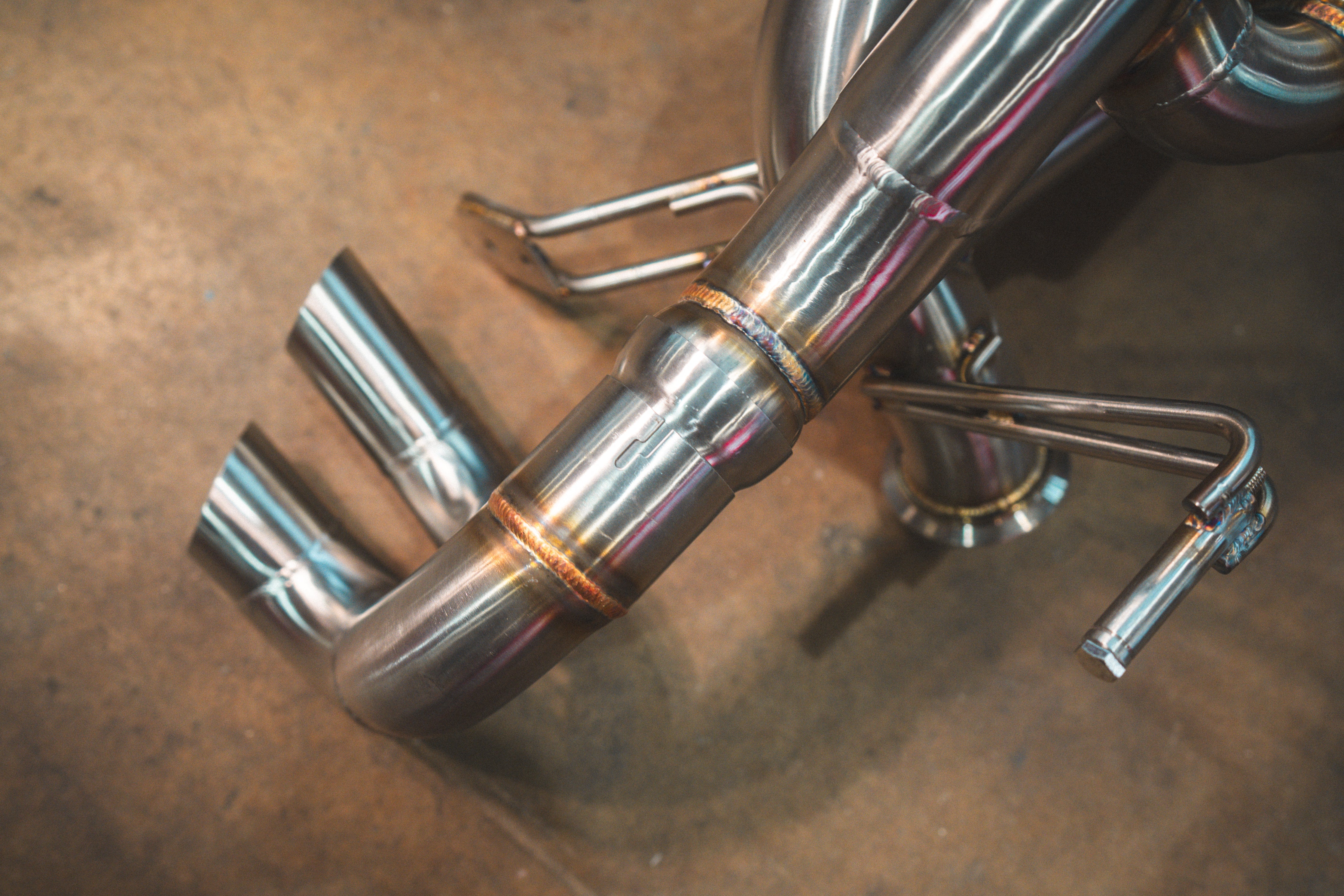Valvetronic Designs Exhaust Lamborghini Gallardo LP manufacturer gallery: twin outlets, cylindrical branch and hanger
