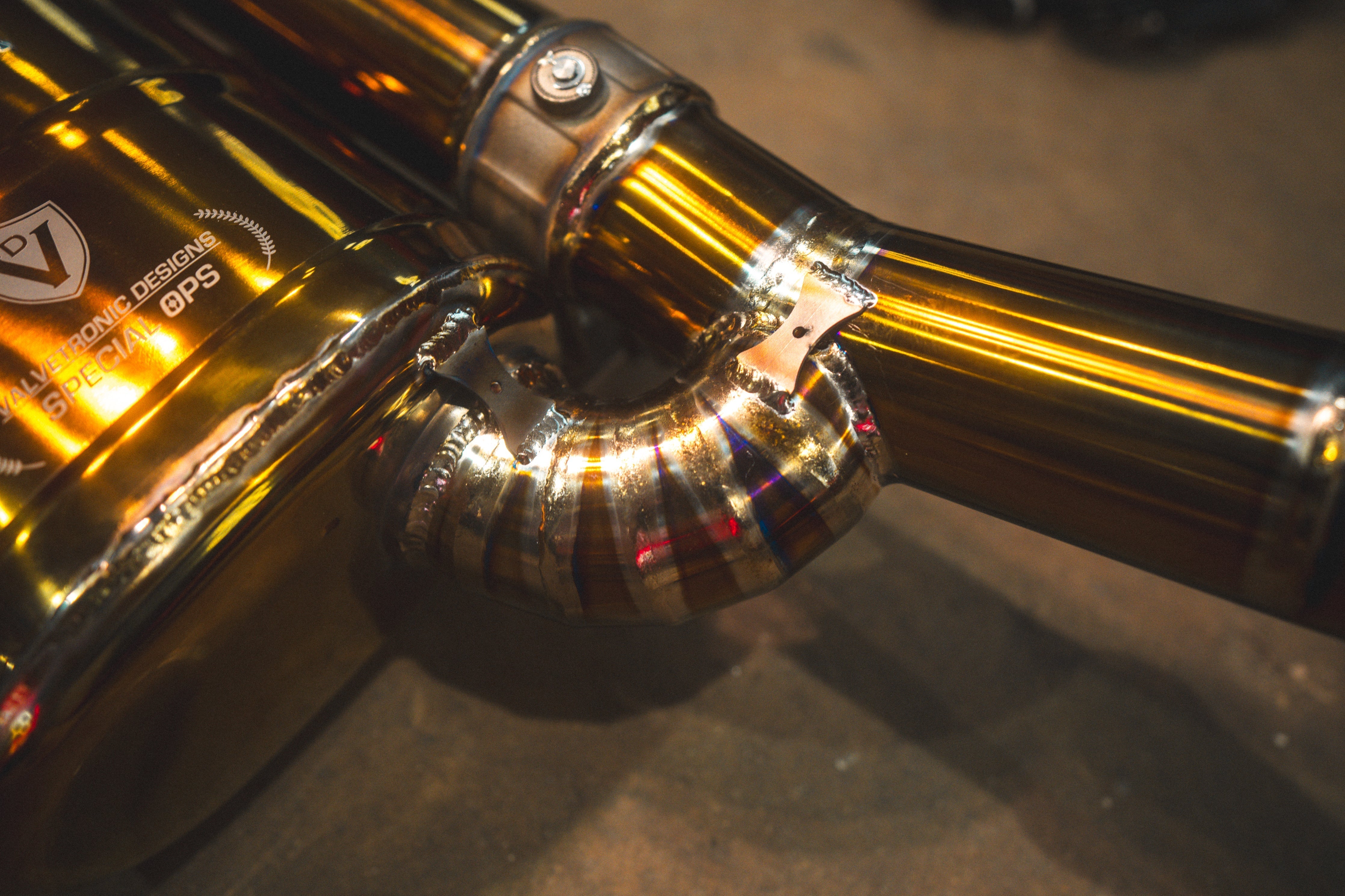 Valvetronic Designs Valved Exhaust Porsche Macan manufacturer gallery: valve housing at the rear muffler junction