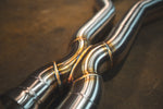 Valvetronic Designs Valved Exhaust AMG CLS63 W218 manufacturer gallery: central crossover tubes viewed at an angle