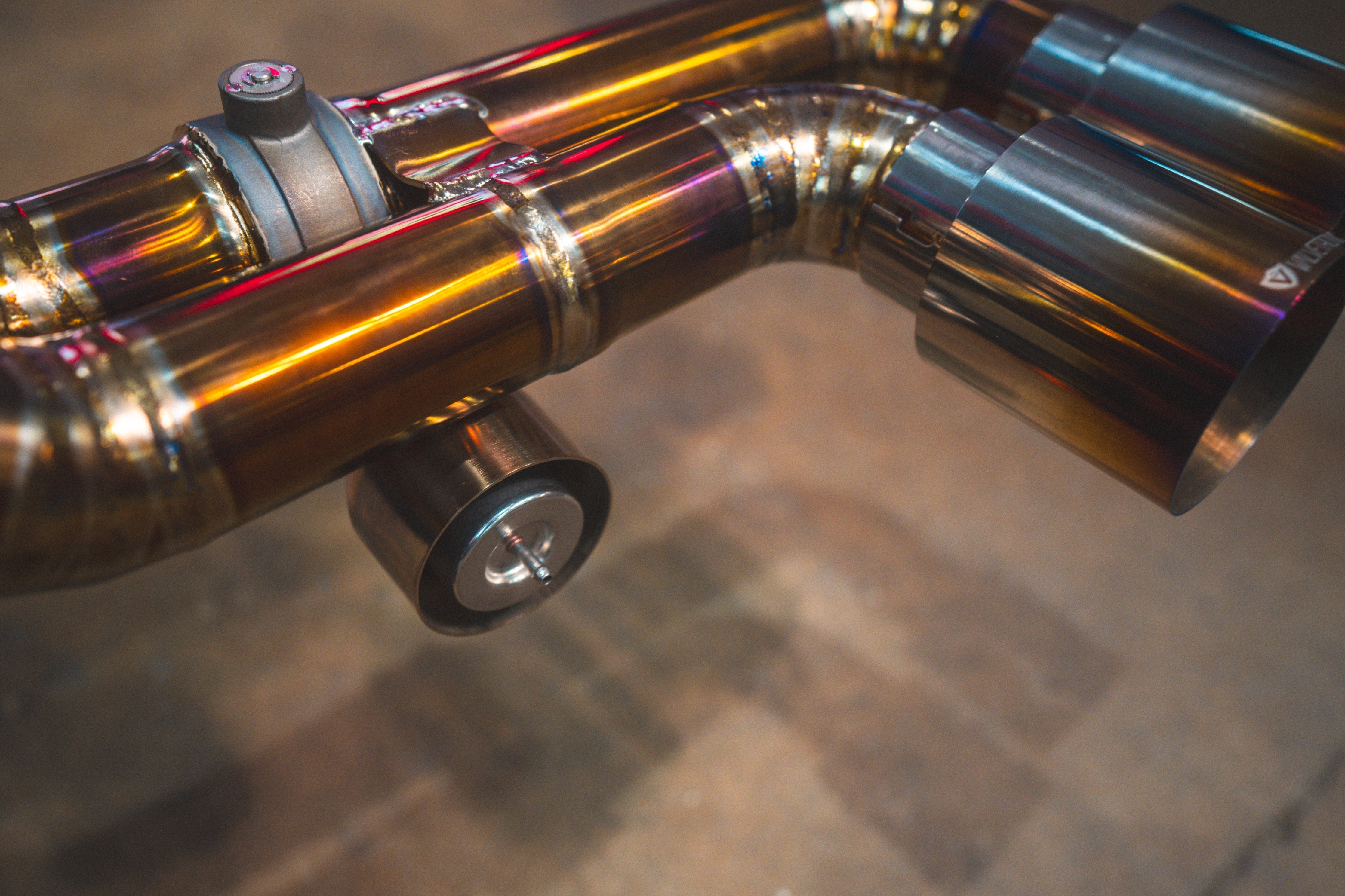 Titanium exhaust Ferrari F430: rear tube and hanger