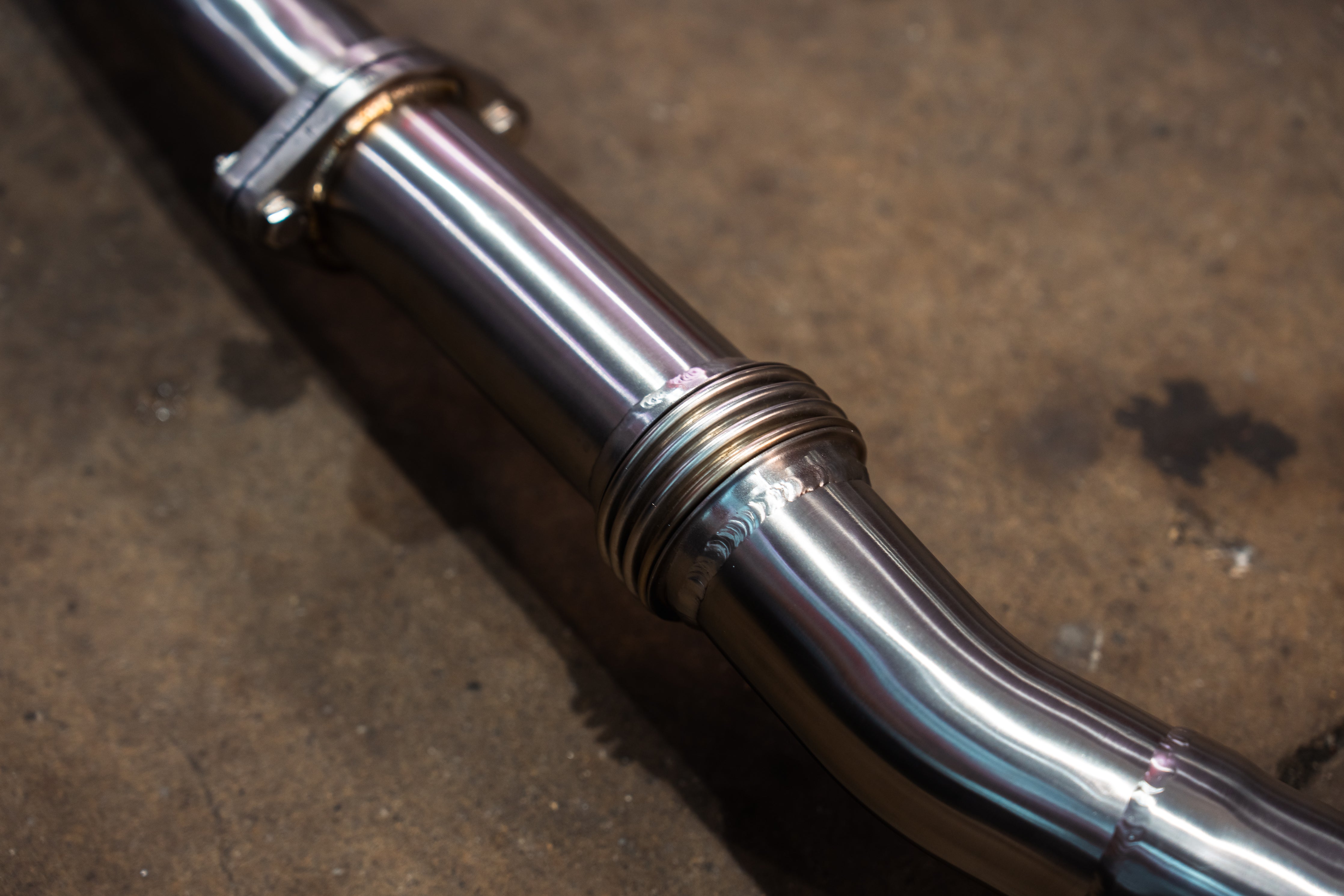 Stainless exhaust Nissan Z: flexible pipe coupling