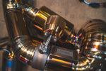 Titanium exhaust Lamborghini Huracan: vacuum valve close-up
