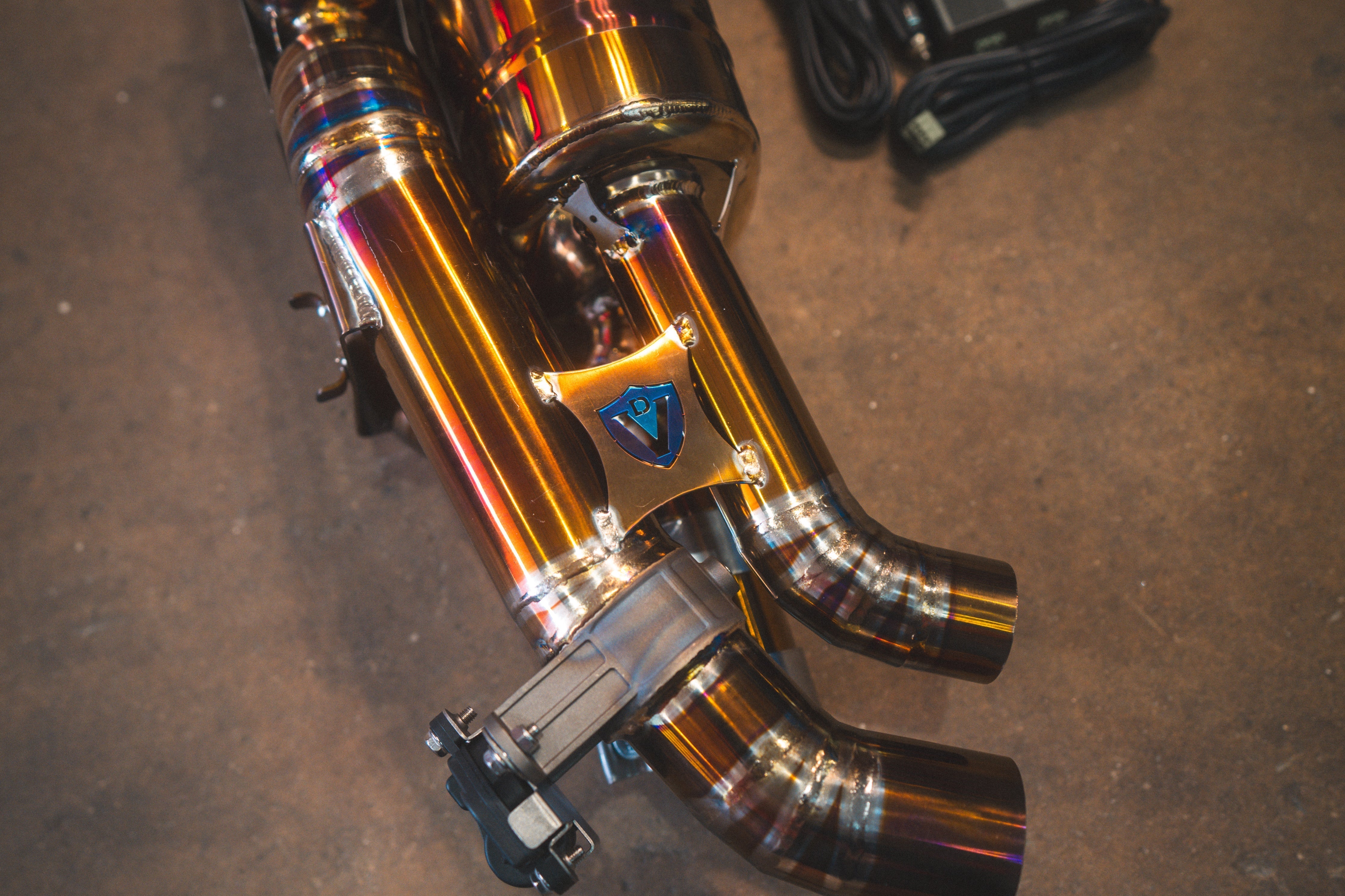 Valvetronic Designs Exhaust Porsche 992 Carrera / Turbo manufacturer gallery: parallel tubes, valve actuator and blue shield brace