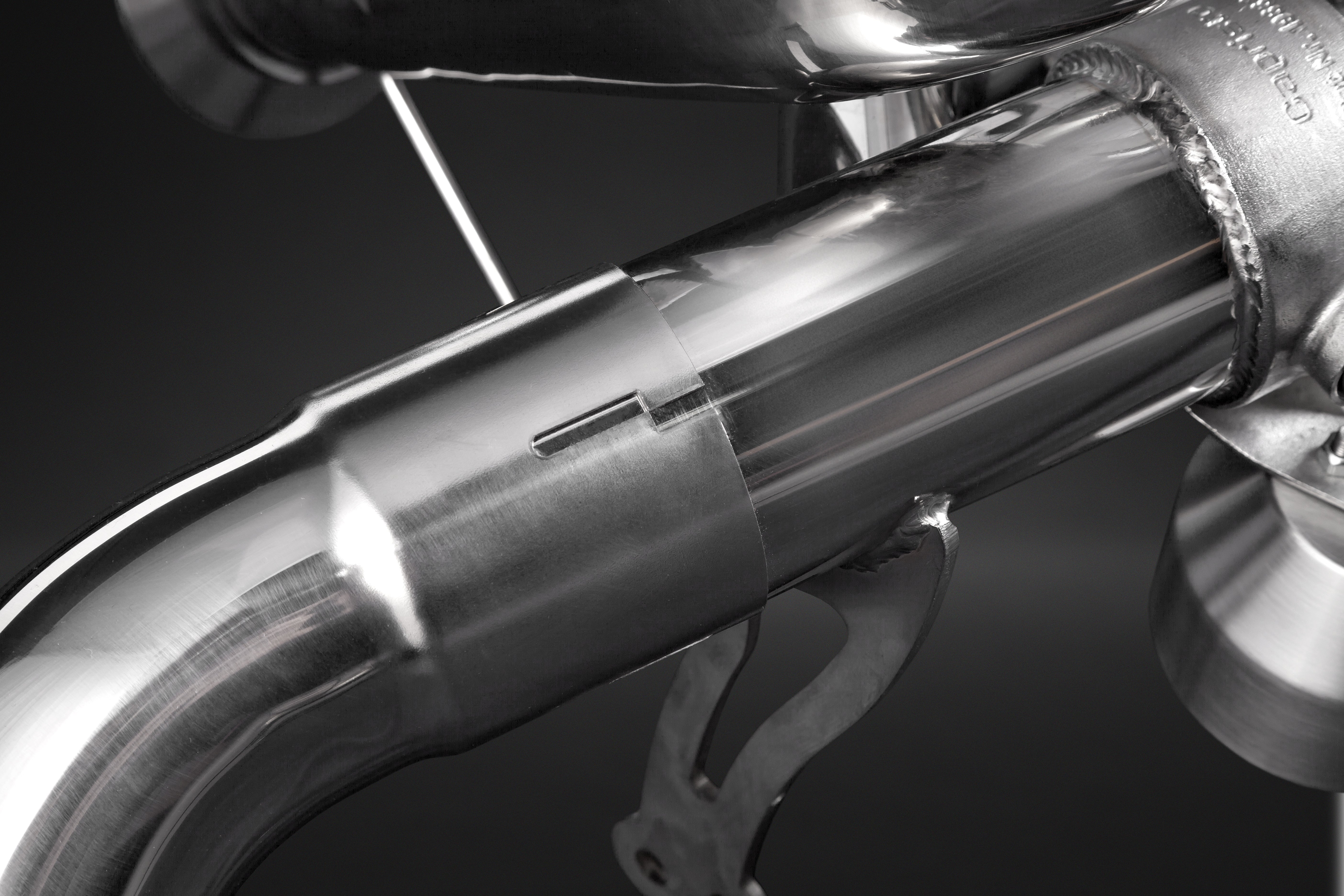 Capristo Audi R8 V10 X-pipe slip joint, close-up
