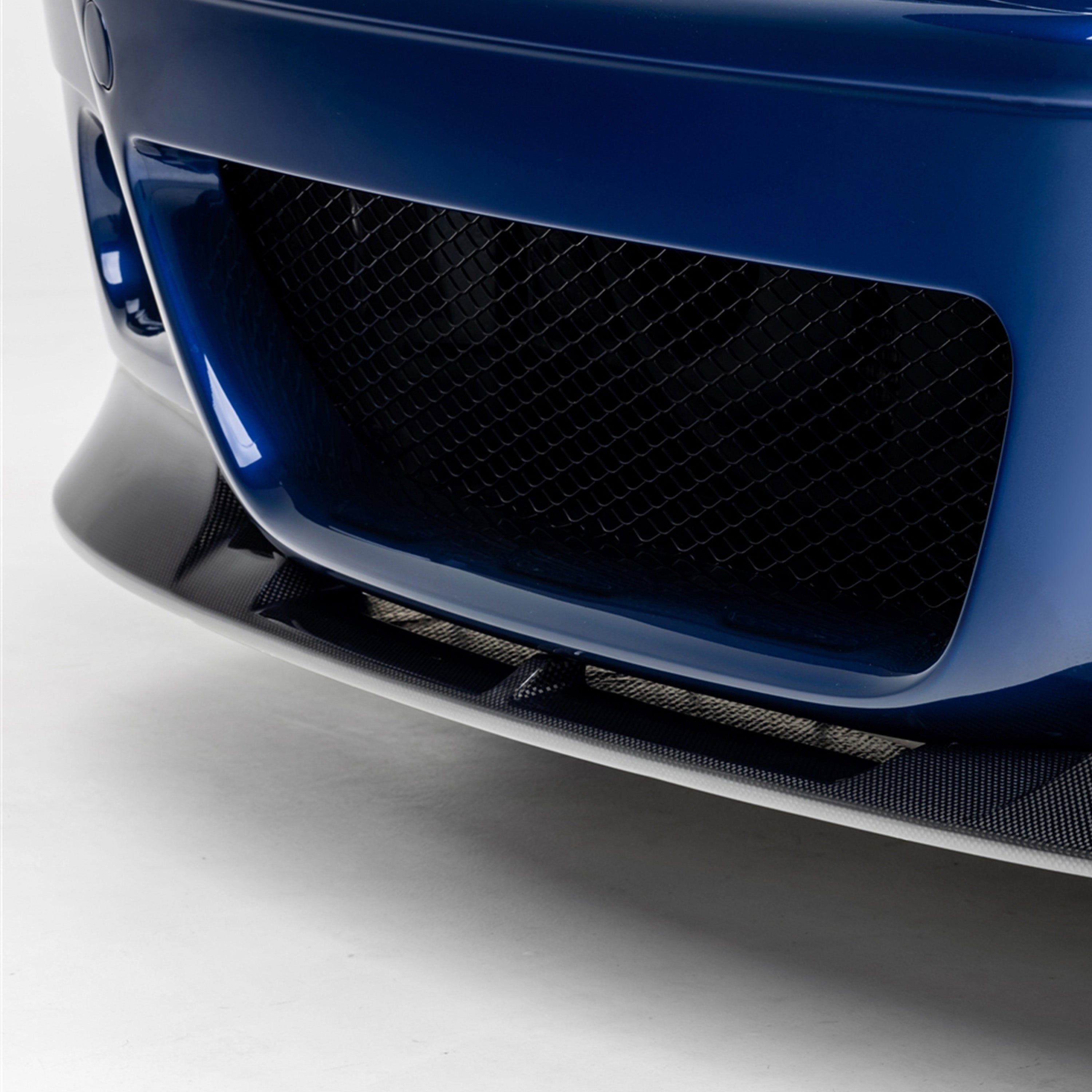 V20 splitter under bumper intake, low close-up