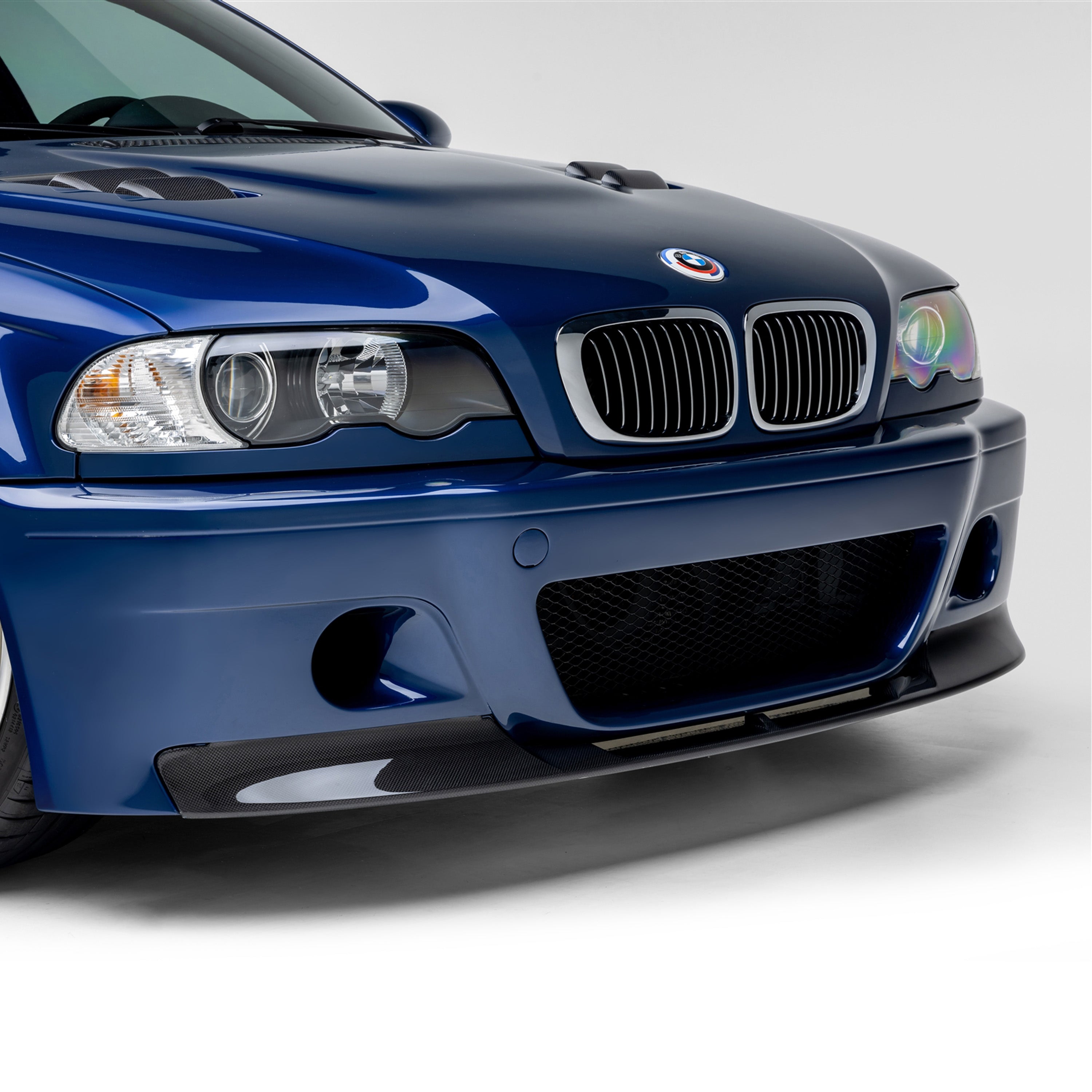V20 splitter on blue E46 M3, low side 3/4 view