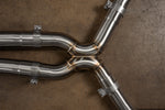 Stainless exhaust BMW F90 M5/F92 M8: pipe split close-up