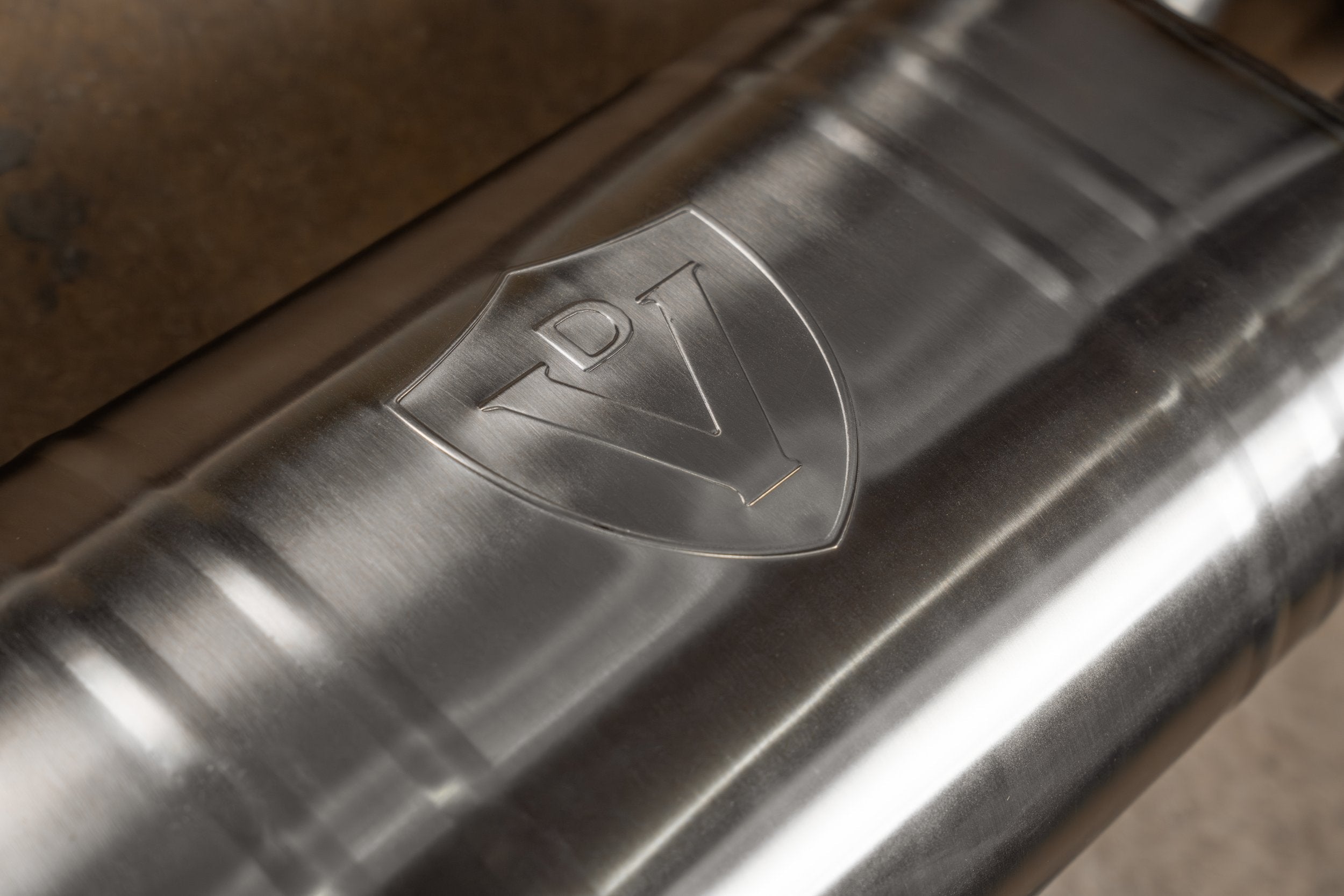 Stainless exhaust BMW F90 M5/F92 M8: muffler logo