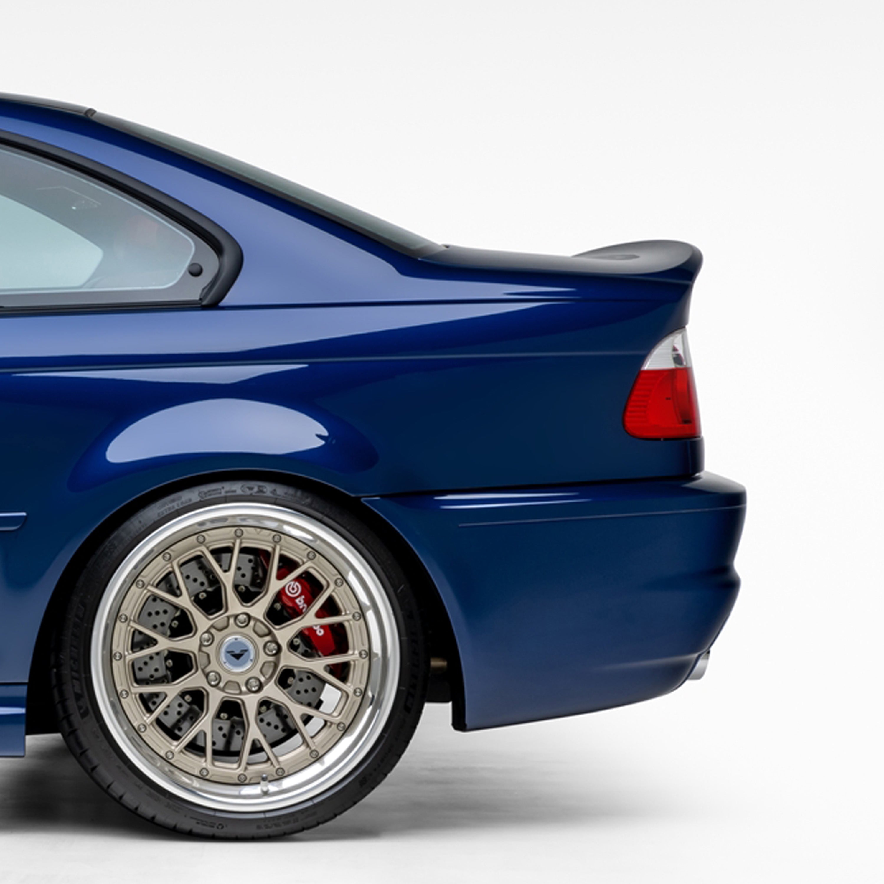 E46 M3 V-CSL bootlid profile, rear quarter close-up with wheel