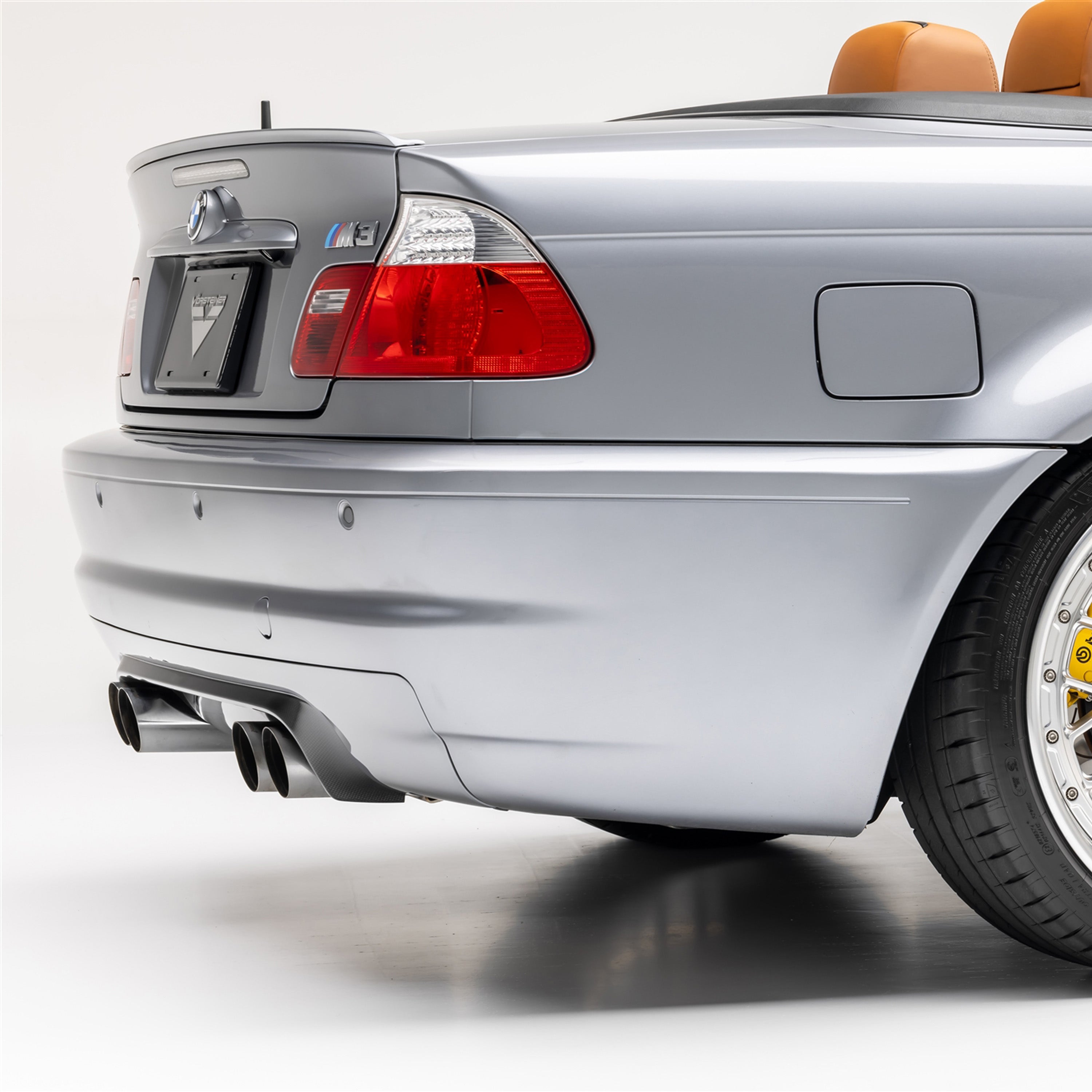 E46 M3 rear bumper with V-CSL diffuser, rear 3/4 close-up