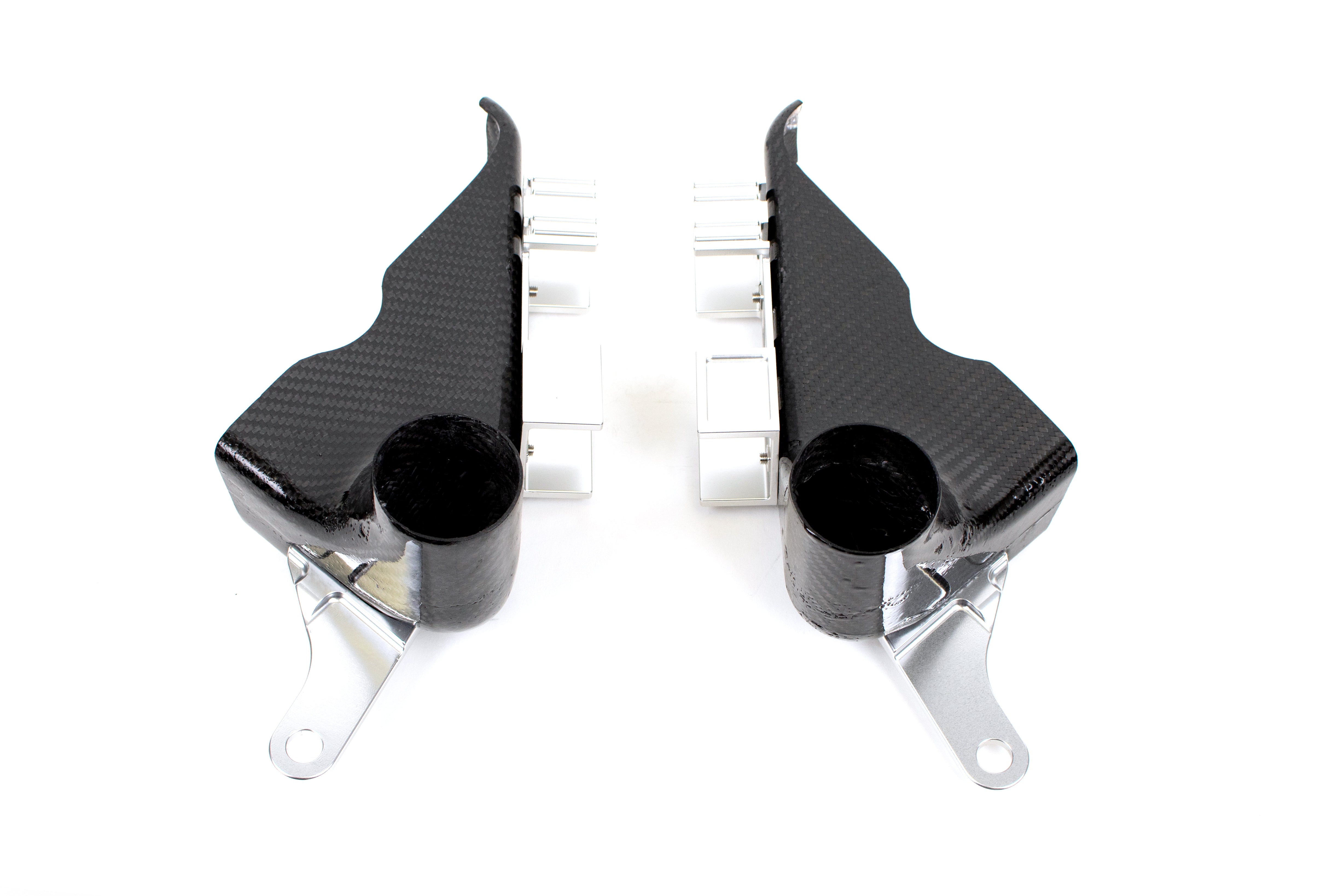 Brake cooling ducts with mounting brackets - Carbon Brake Cooling Kit for the 2016-2021 AMG GT