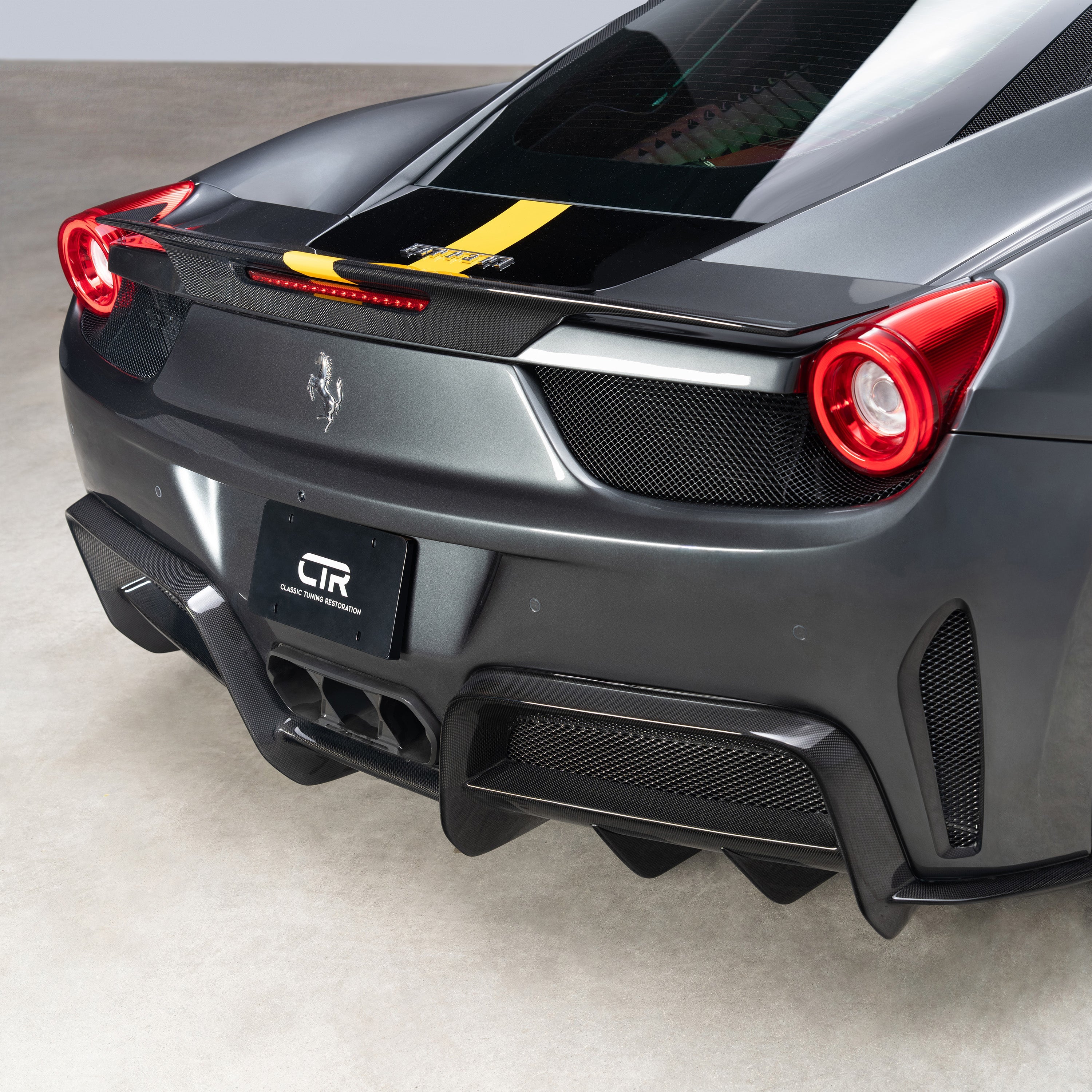 CTR decklid spoiler and diffuser on 458, rear 3/4 view